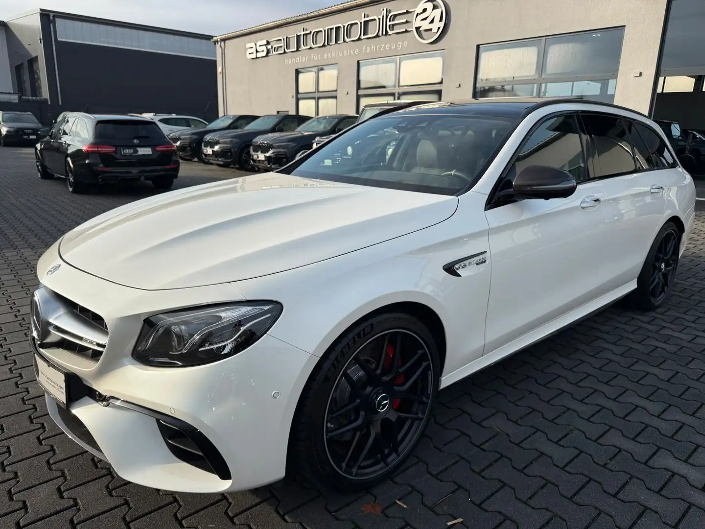 Mercedes-Benz E 63 AMG E63S*AMG*4M*EXCLUSIVE*CARBON-PAKET*360°ACC*HUD* Weiß - 1