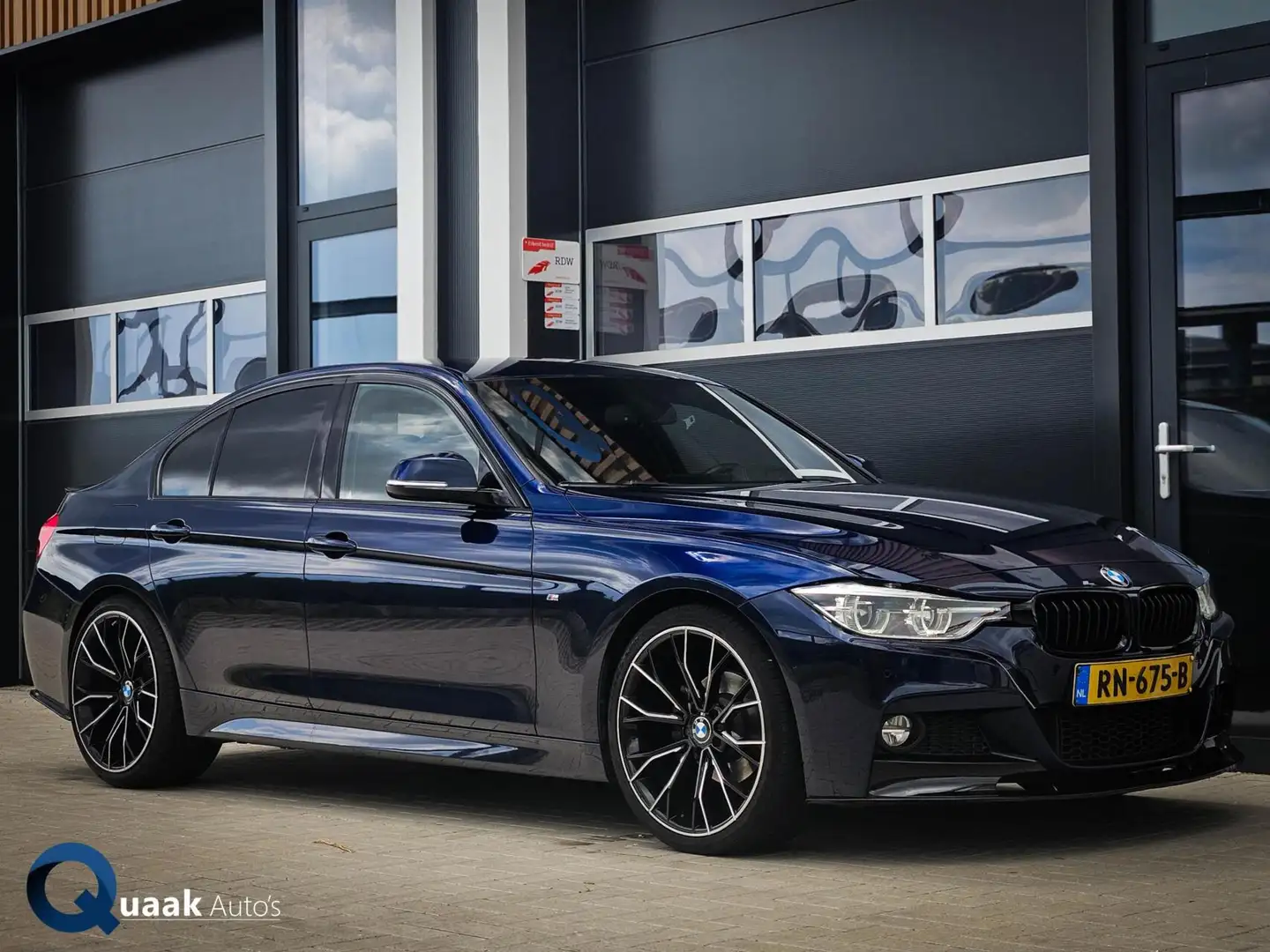 BMW 320 3-serie 320i M-Sport | INDIVIDUAL | LEDER | LED | Blau - 1