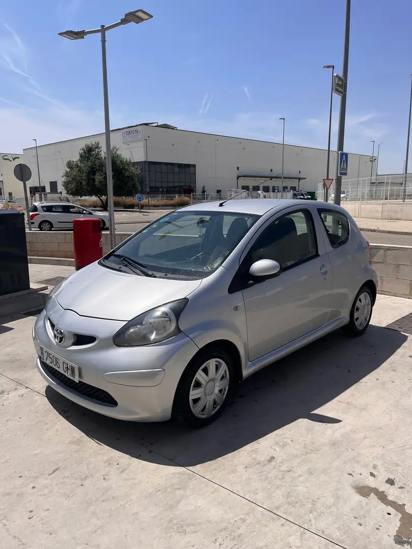 Toyota Aygo Aygo 1.0 VVT-i Plateado - 2