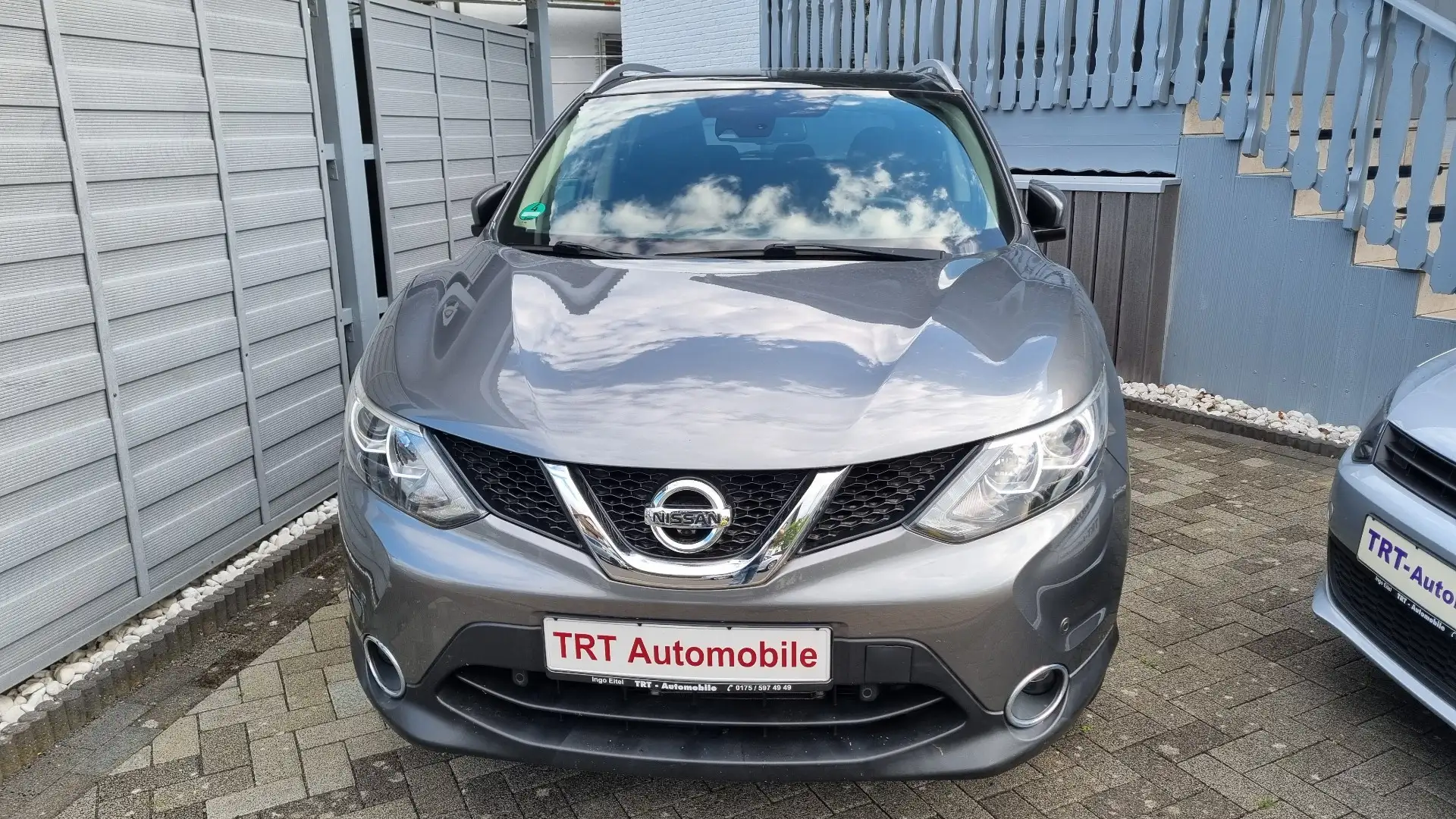 Nissan Qashqai Visia wenig Kilometer Panoramad. Klimaauto 1. Hand Gris - 1