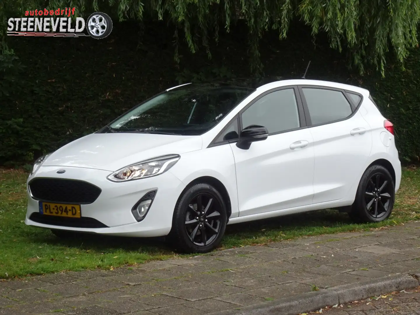 Ford Fiesta 1.1 Trend White Black Edition met Nieuwe Distribut Wit - 1