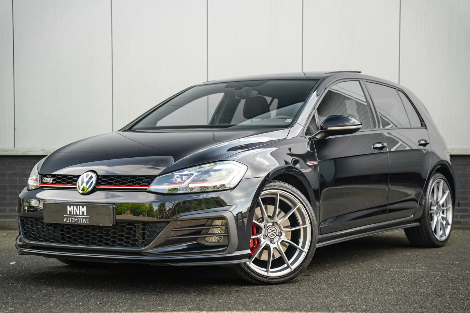 Volkswagen Golf GTI 2.0 TSI Performance |Pano|Leer|Keyless|Virtual Zwart - 1