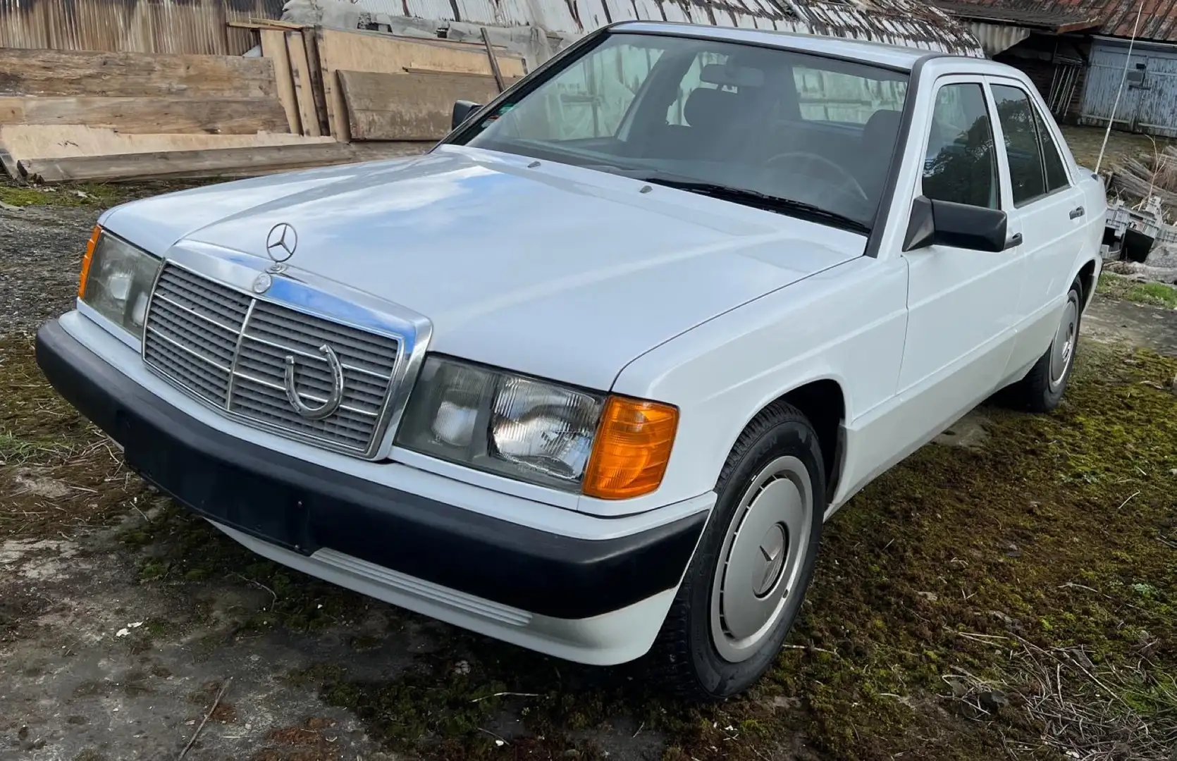 Mercedes-Benz 190 E 1.8 Youngtimer Weiß - 1