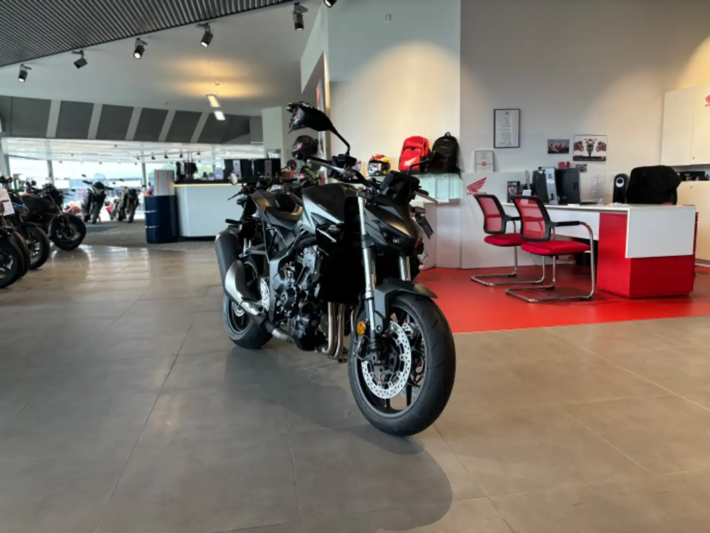 Honda CB 1000 Hornet 2025 Soziusabdeckung mehr Farben Gris - 2