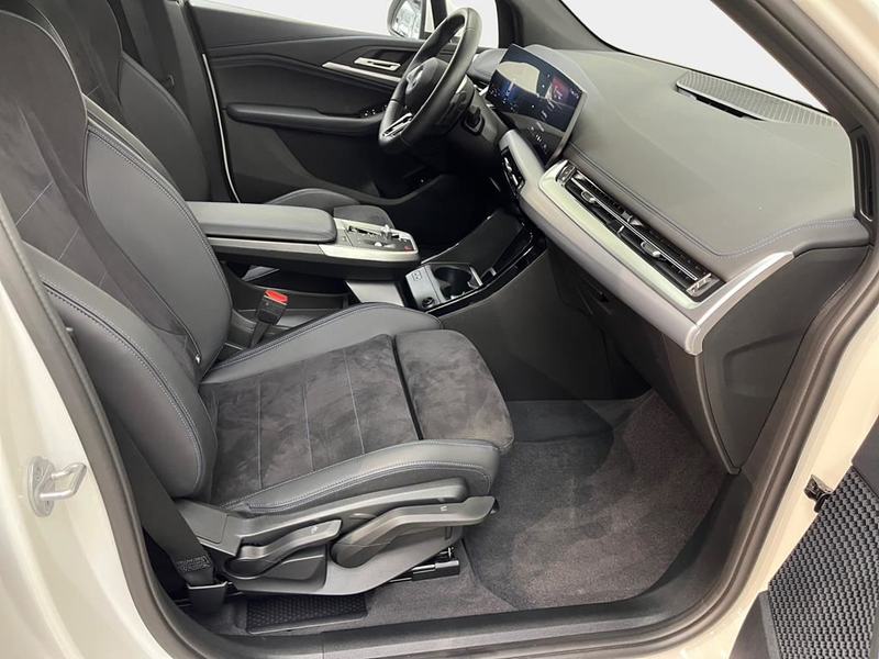 BMW 218 M Sport — photo 14