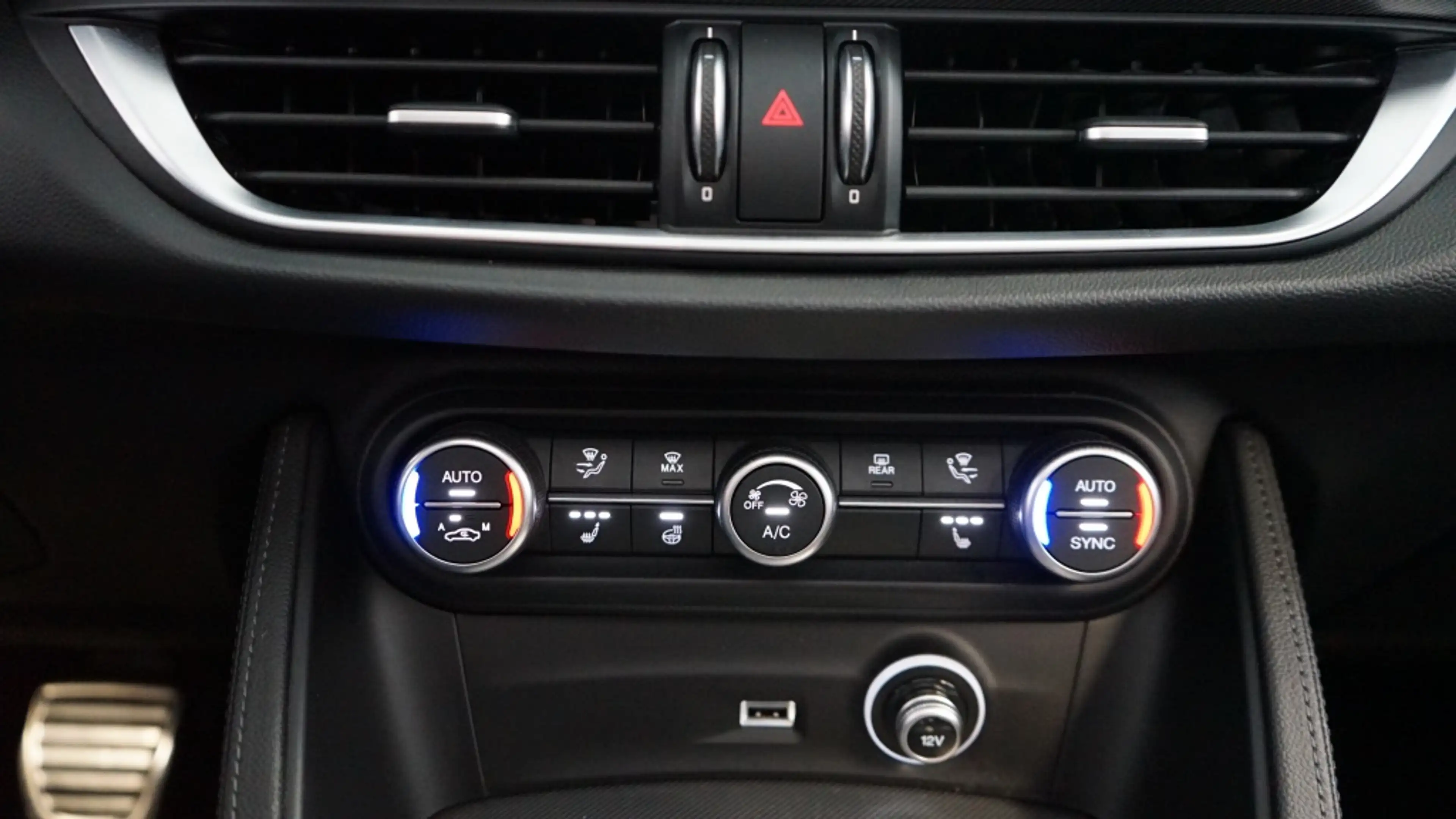 Alfa Romeo Stelvio 2.0 T AWD Veloce | elektr trekhaak | Pano | 21 inc — photo 26