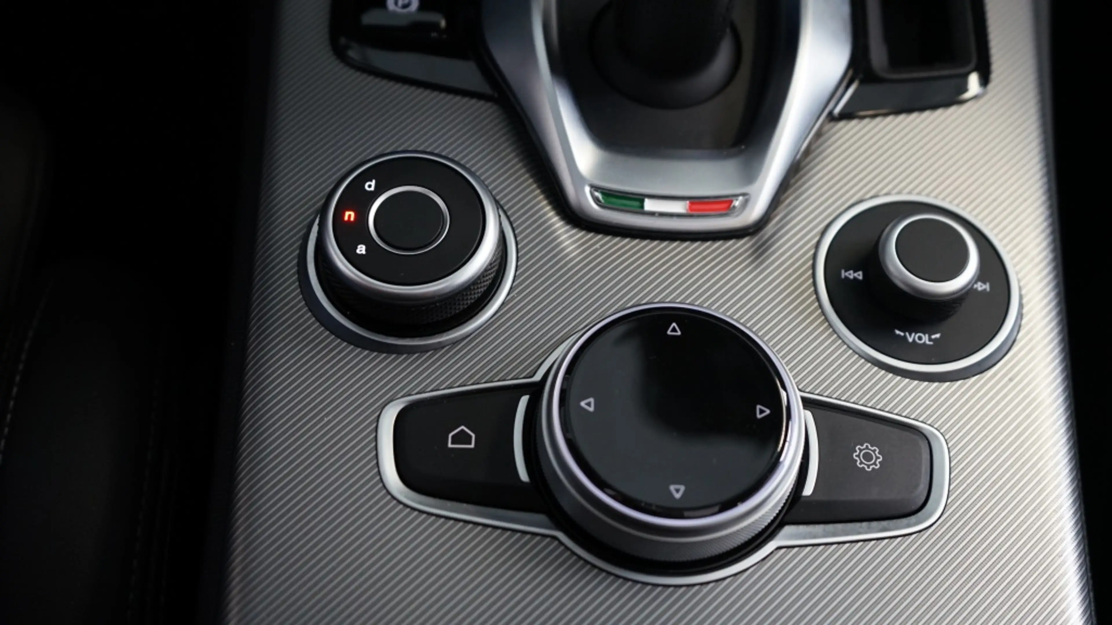 Alfa Romeo Stelvio 2.0 T AWD Veloce | elektr trekhaak | Pano | 21 inc — photo 30