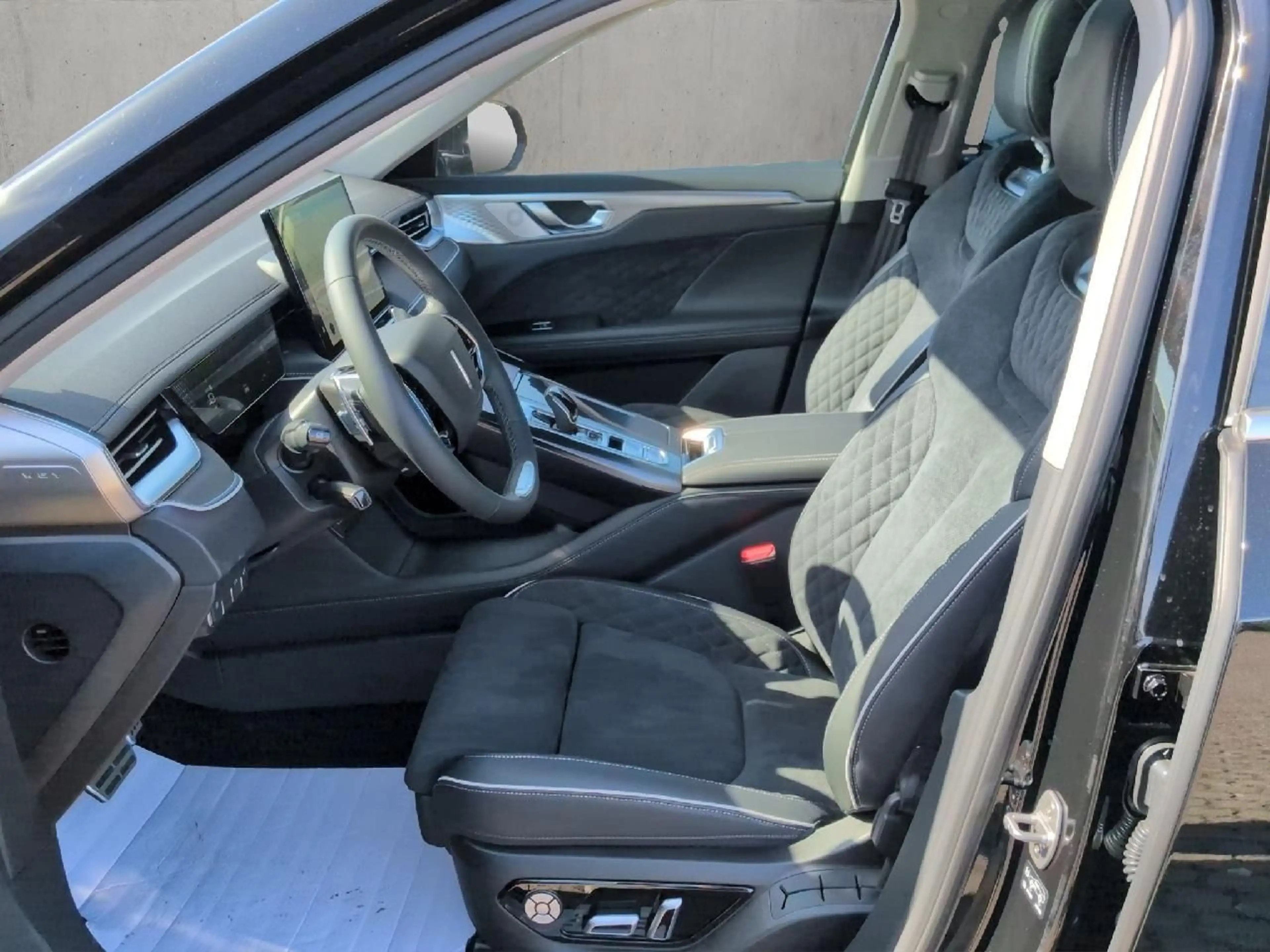 GWM WEY 05 2.0 PHEV 350 kW AWD Luxury — photo 8