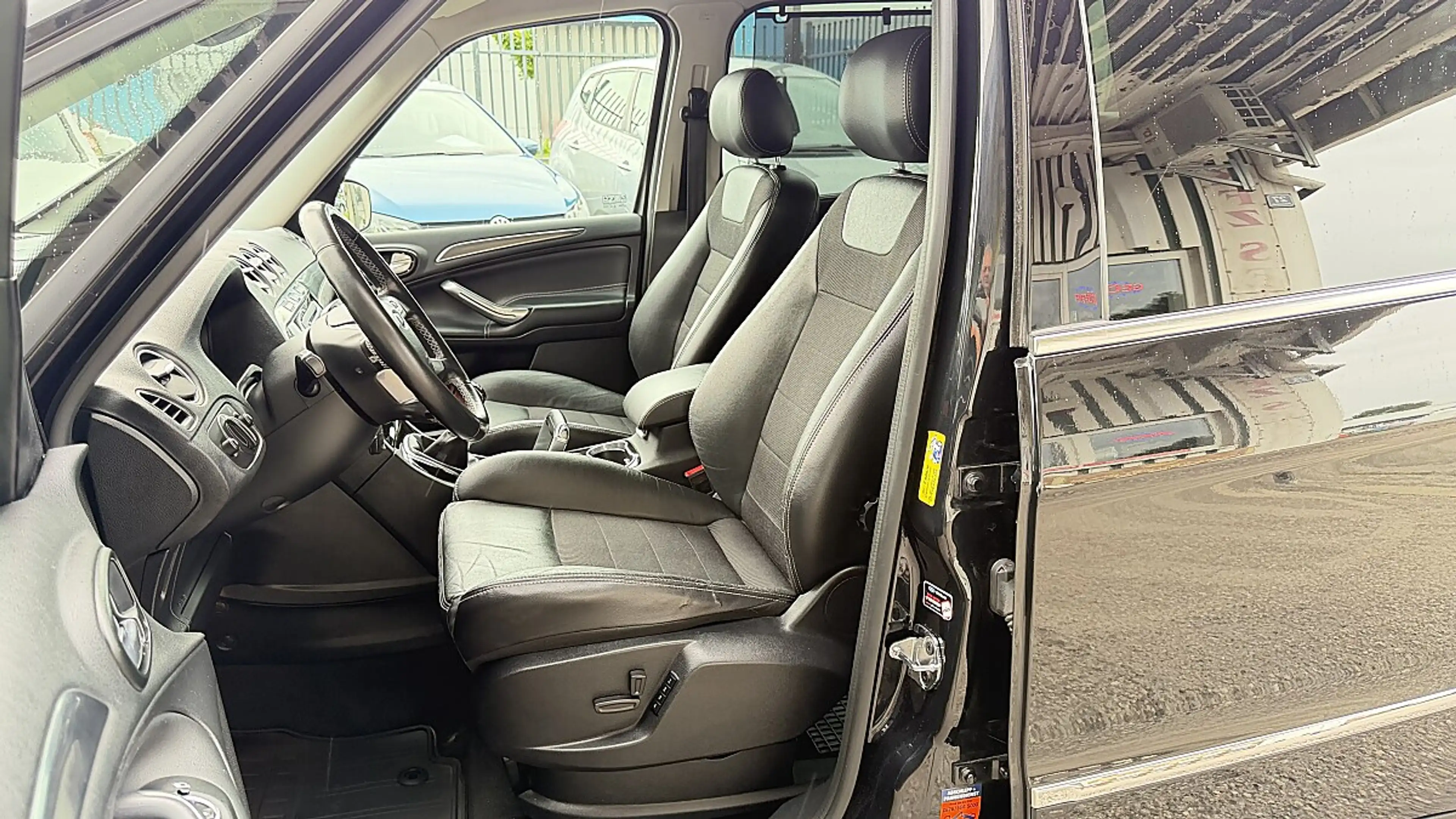 Ford Galaxy Titanium 2,2 TDCi, Leder, Navi — photo 8