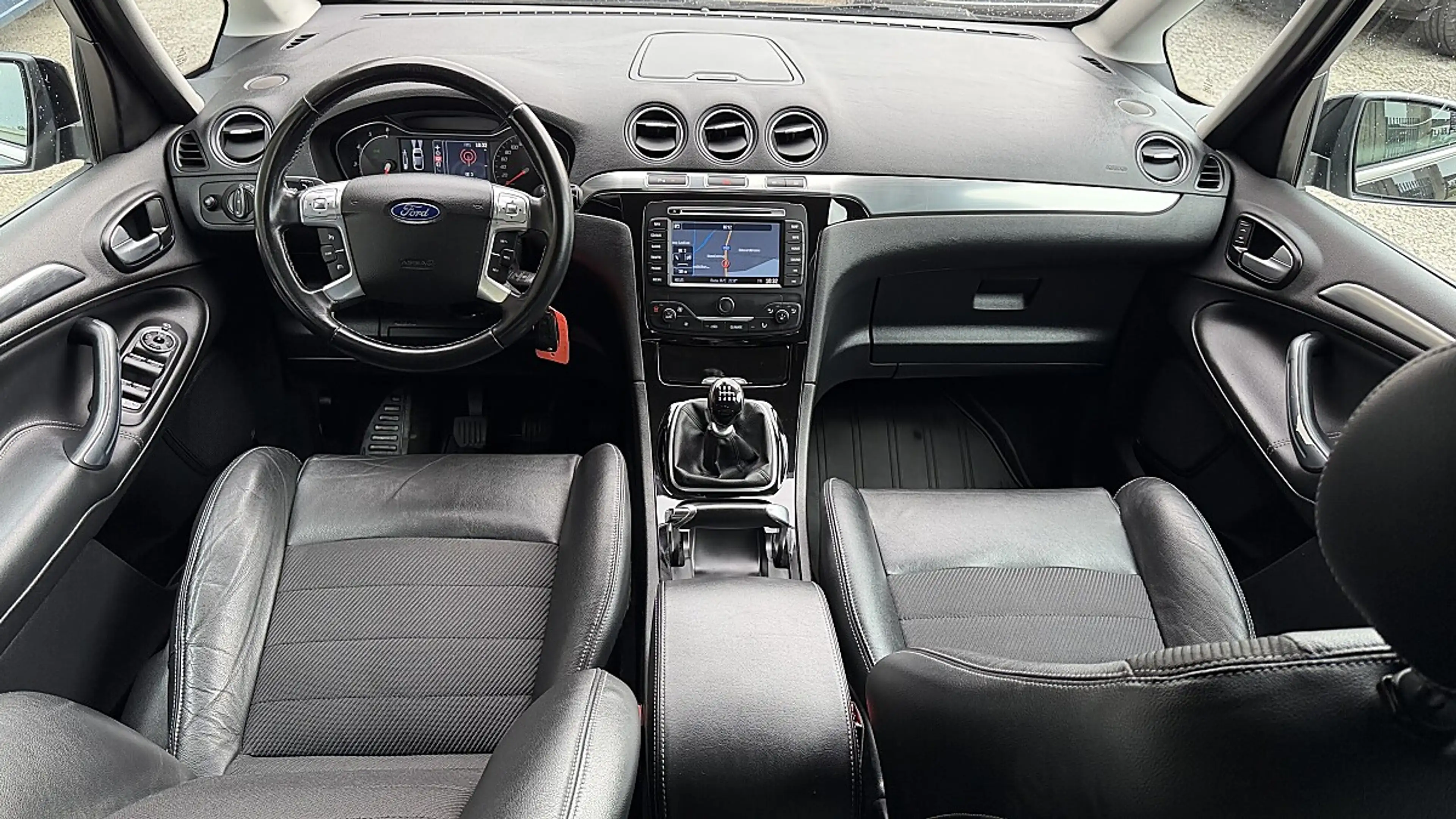 Ford Galaxy Titanium 2,2 TDCi, Leder, Navi — photo 13