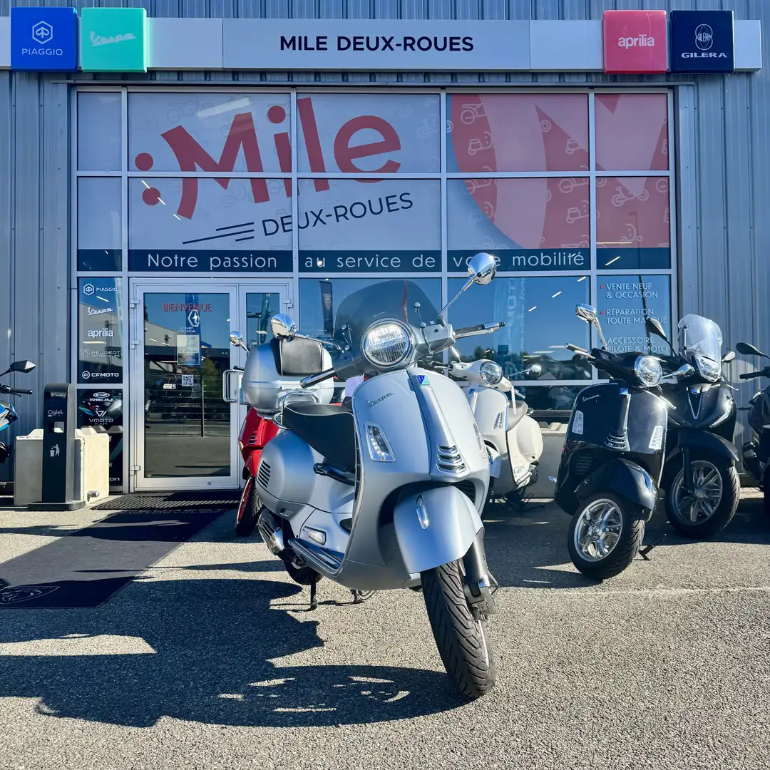 Vespa GTS 125 Grigio - 1