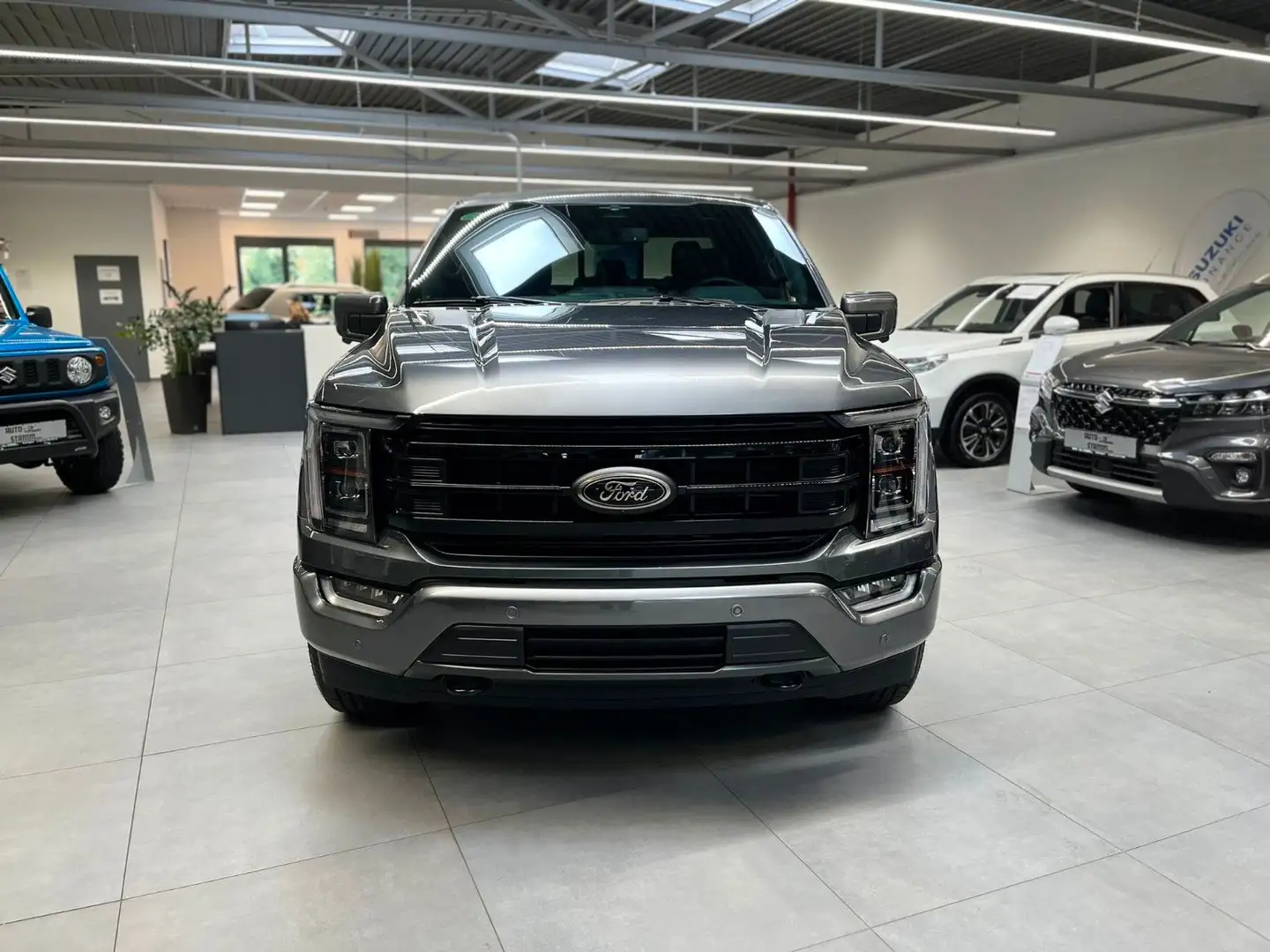Ford F 150 F-150 Lariat 5.0L V8 Supercrew 5,5" Black Ed. Grau - 2