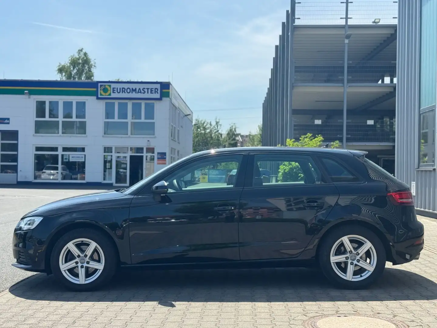 Audi A3 Sportback 35 TDI MMI Bi-Xenon PDC Sitzheizung Noir - 1