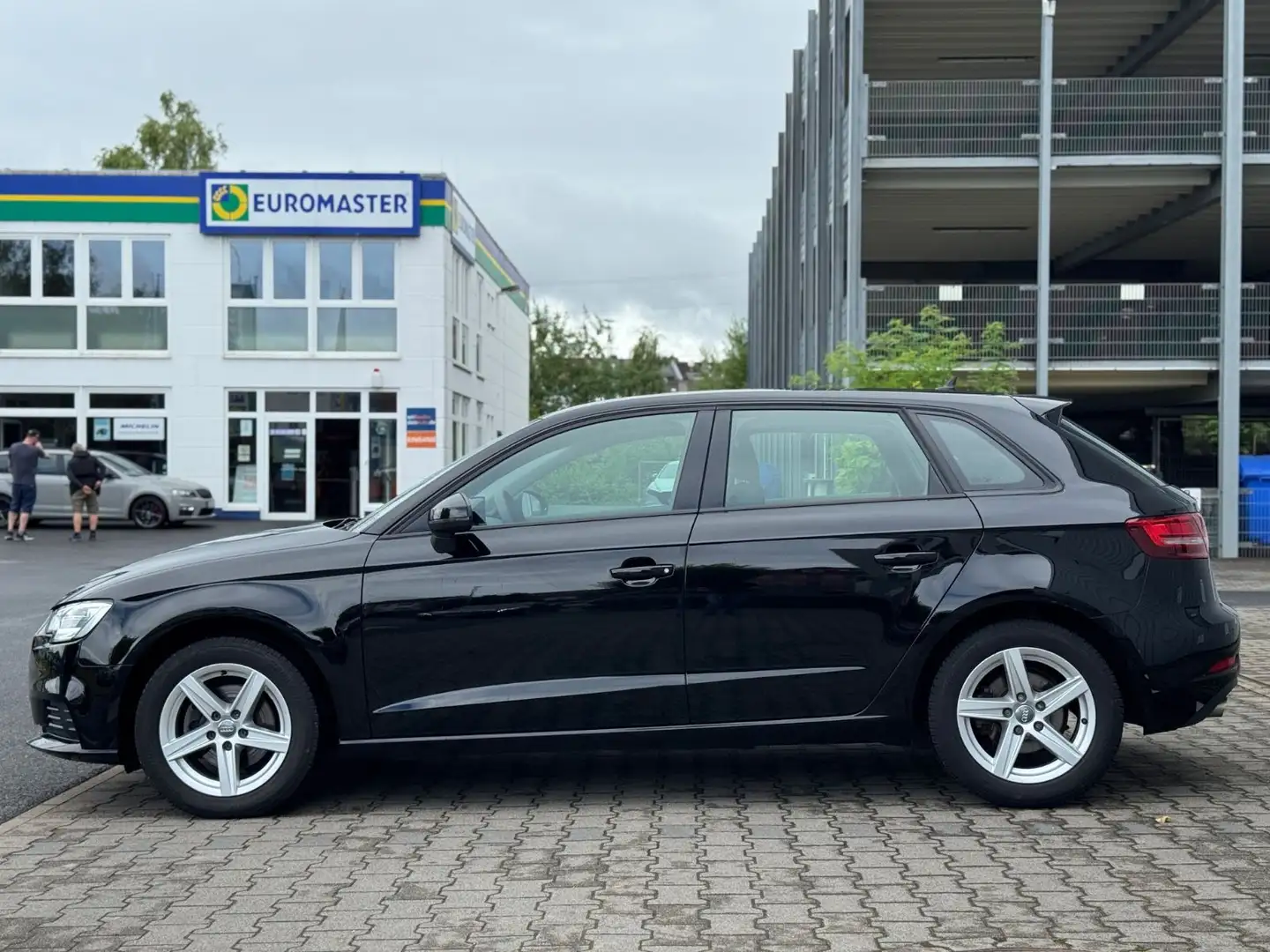 Audi A3 Sportback 35 TDI MMI Bi-Xenon PDC Sitzheizung Schwarz - 1
