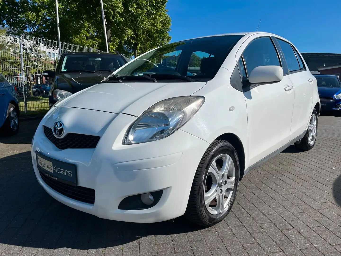 Toyota Yaris 1.4 D-4D Cool°HU neu°Klima°SitzHZG°PDC° Blanco - 1