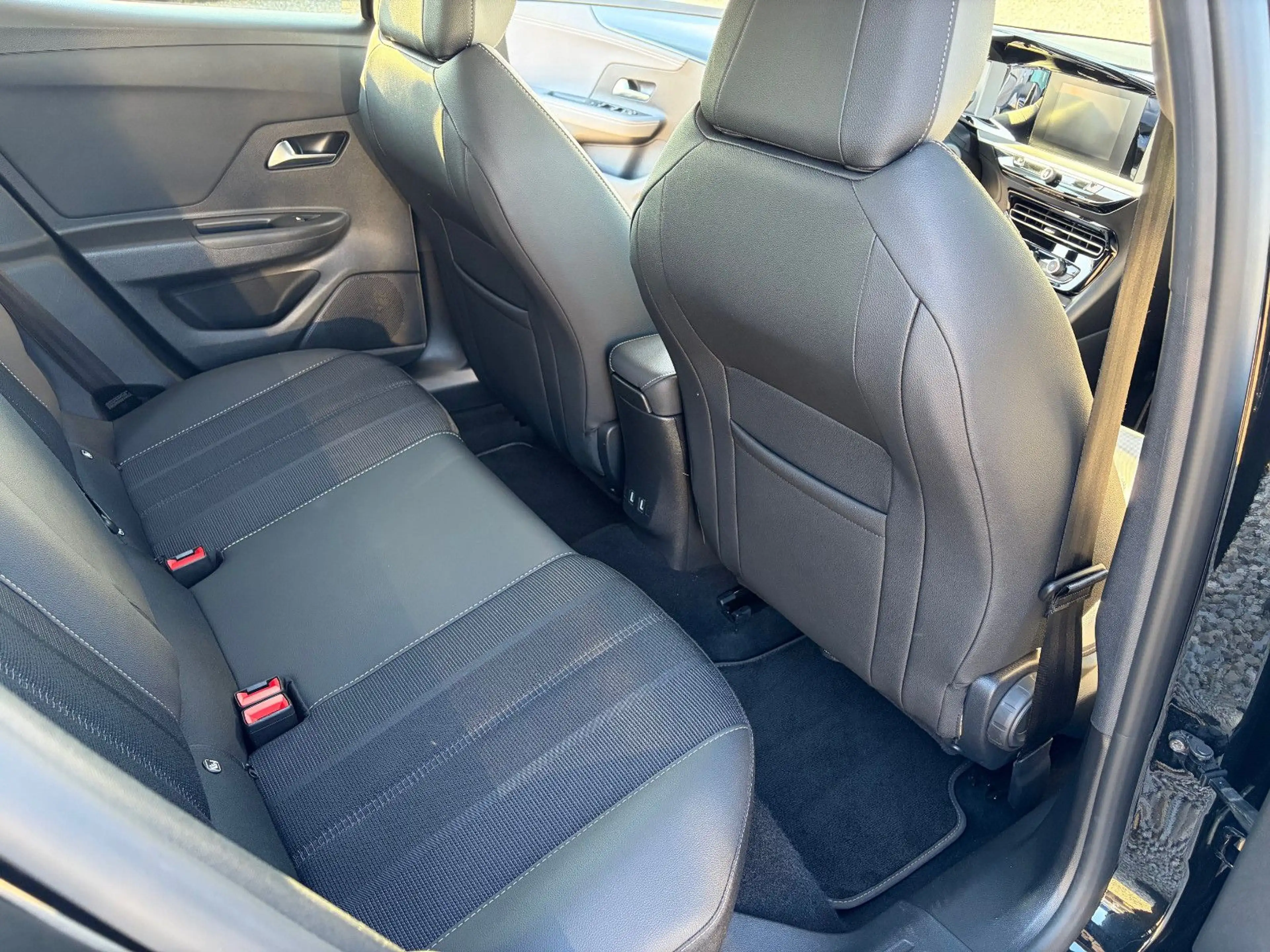 Opel Mokka 1.2 Turbo Elegance +AUTOMATIK+LED+KAM+SHZ+ — photo 11