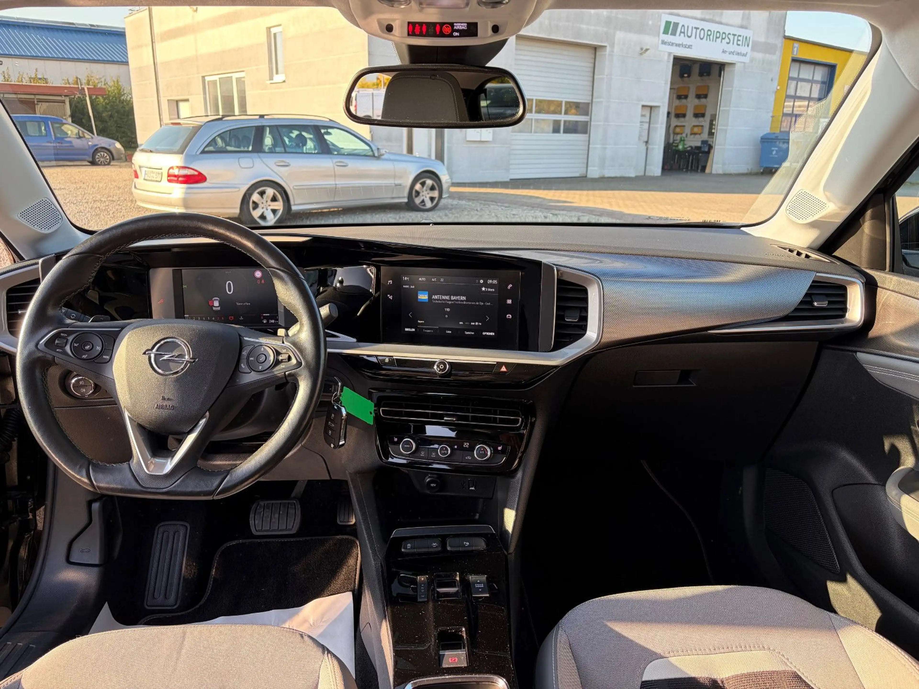 Opel Mokka 1.2 Turbo Elegance +AUTOMATIK+LED+KAM+SHZ+ — photo 14