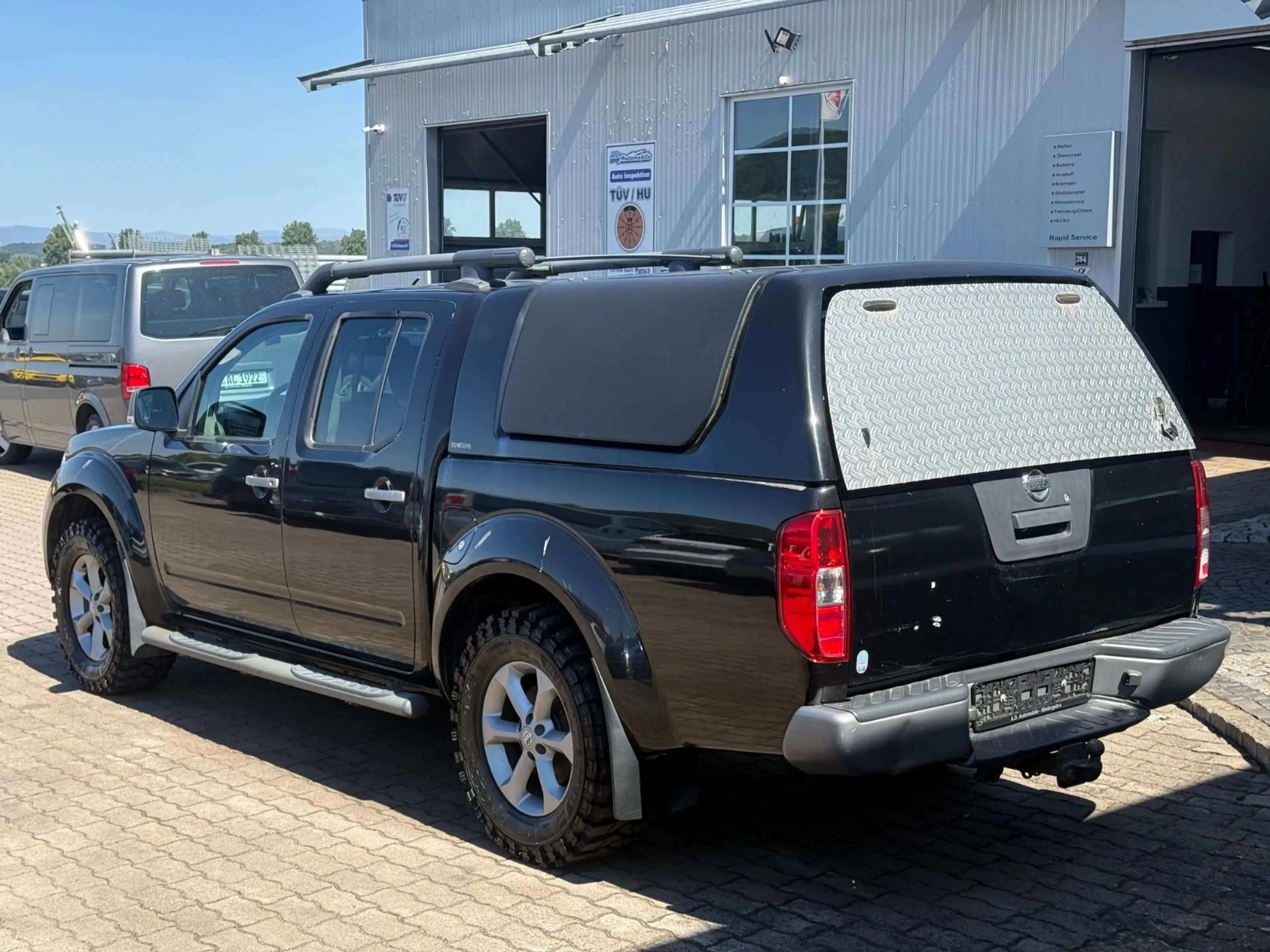 Nissan Navara Pickup Double Cab PLATINUM EVO 4X4 LB — photo 6