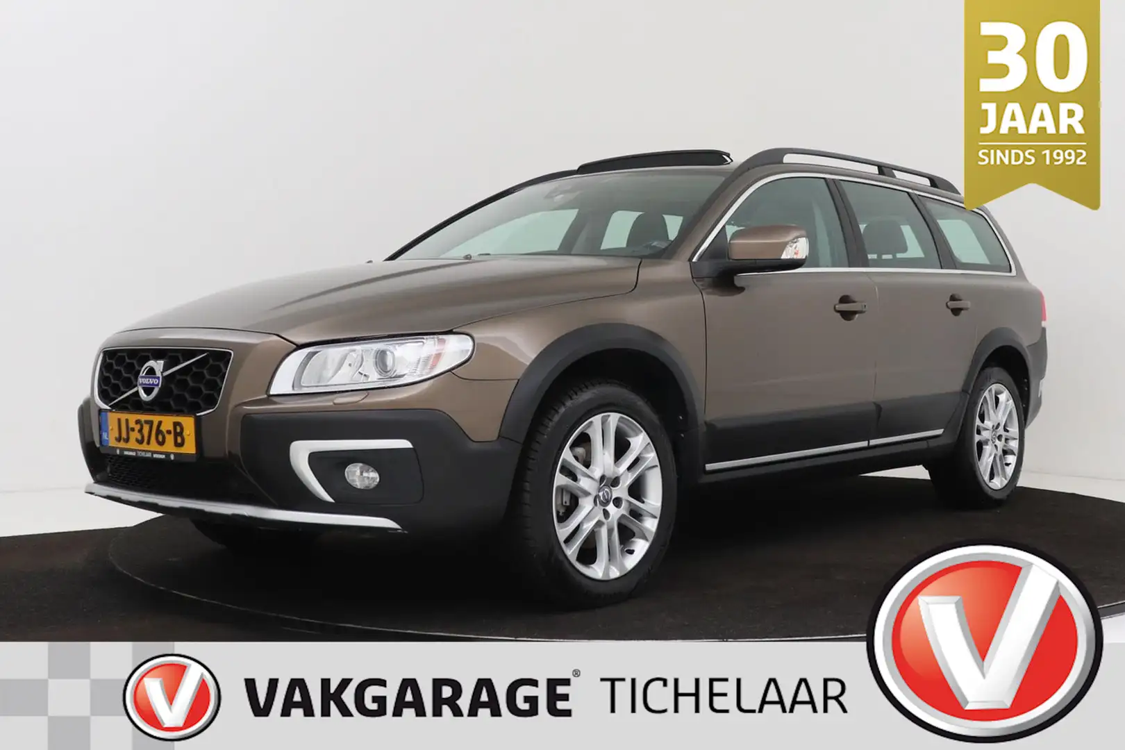 Volvo XC70 2.0 D4 FWD Polar+ | Trekhaak | Schuif-/Kanteldak | Bruin - 1