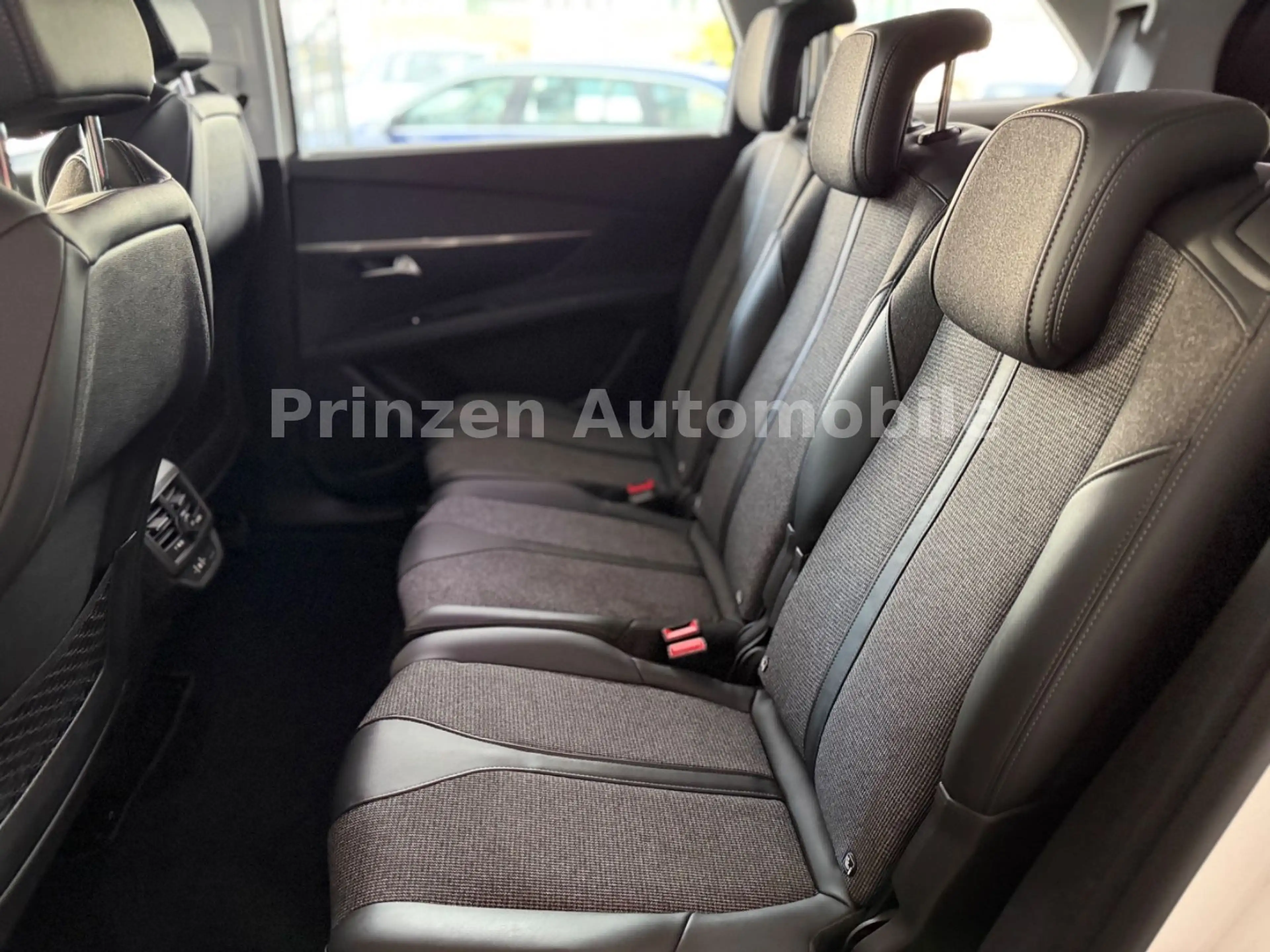 Peugeot 5008 Allure*Busniss*7Sitz*Spur*Apple*Led*360°ACC — photo 12