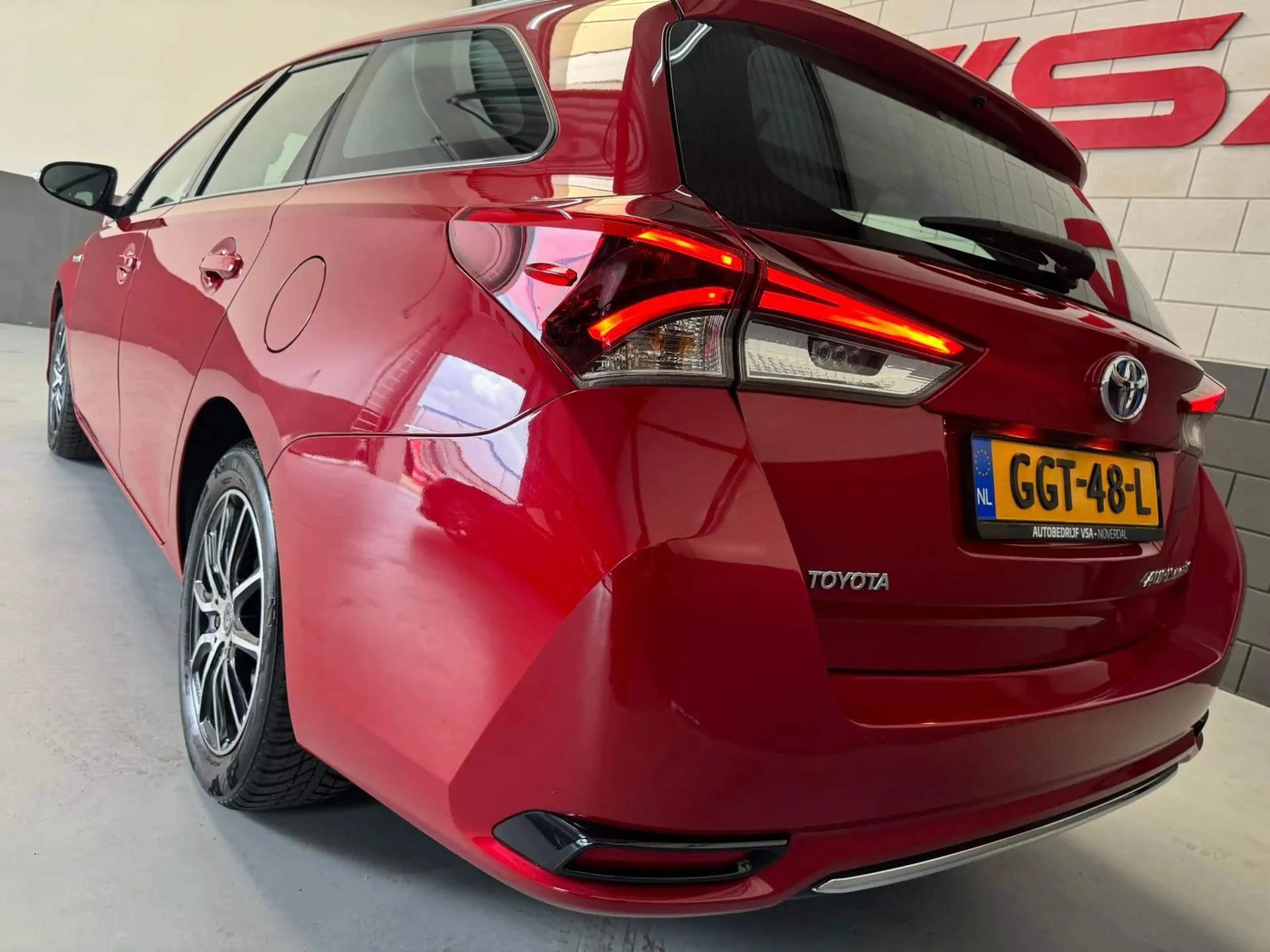 Toyota Auris Touring Sports 1.8 Hybrid Business Plus, Camera, C — photo 39