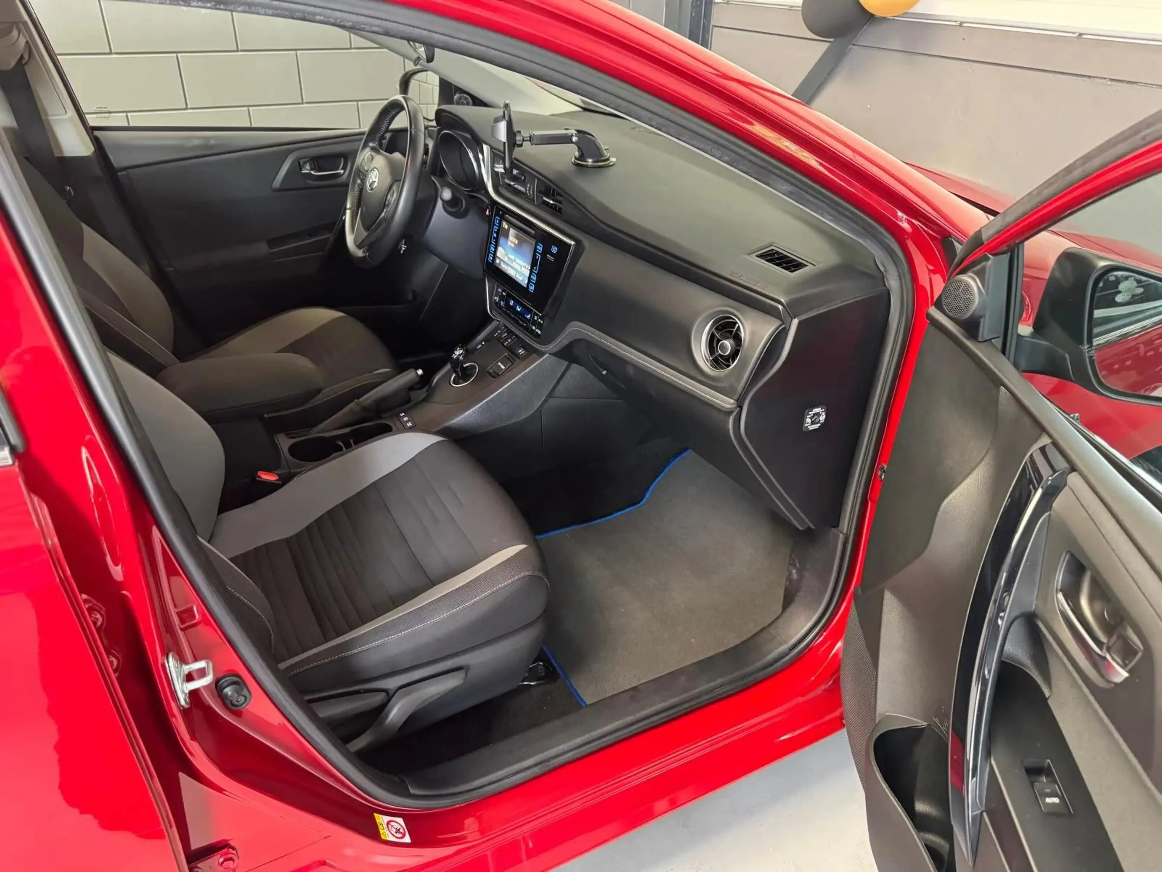 Toyota Auris Touring Sports 1.8 Hybrid Business Plus, Camera, C — photo 35
