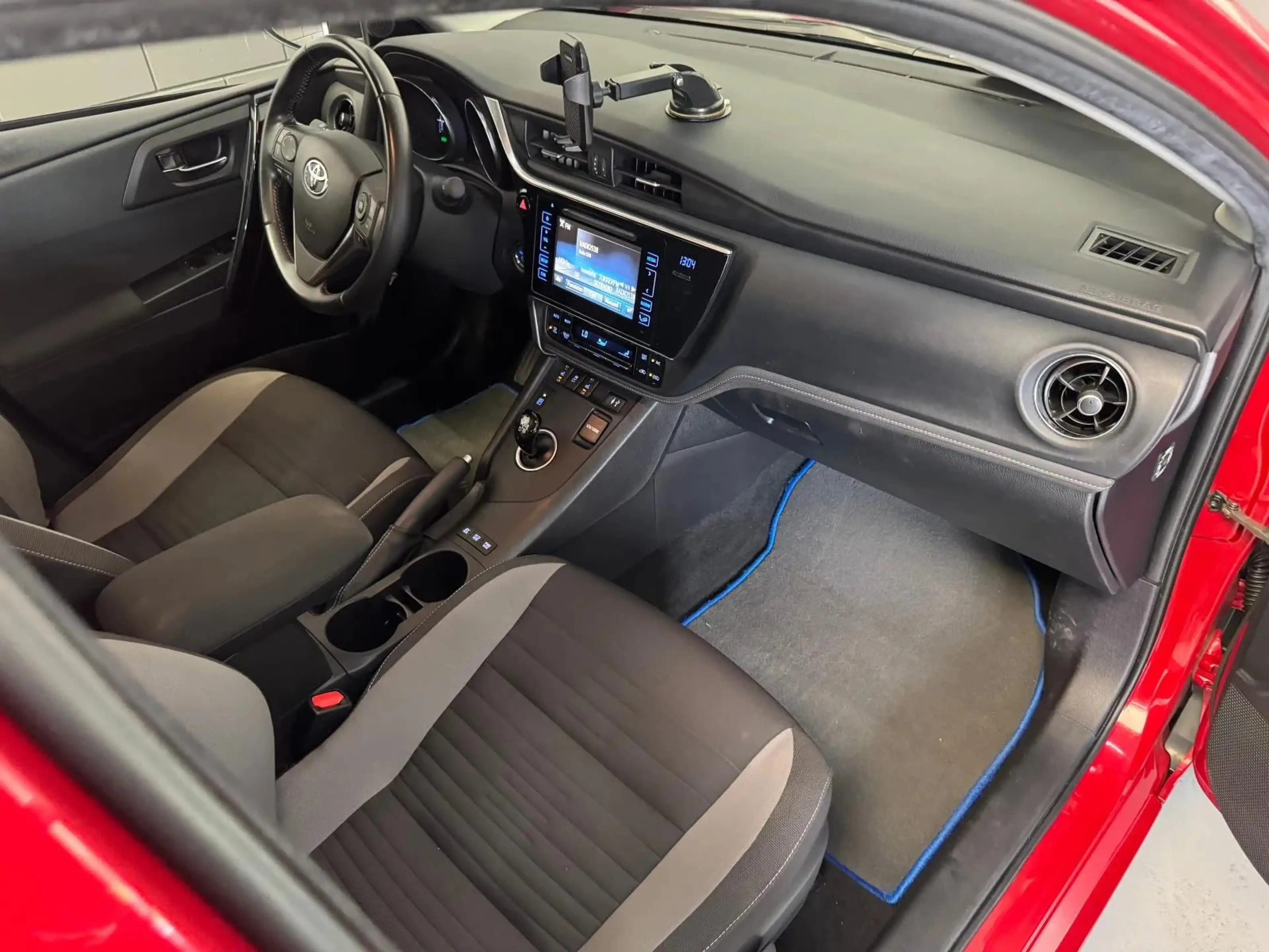 Toyota Auris Touring Sports 1.8 Hybrid Business Plus, Camera, C — photo 21