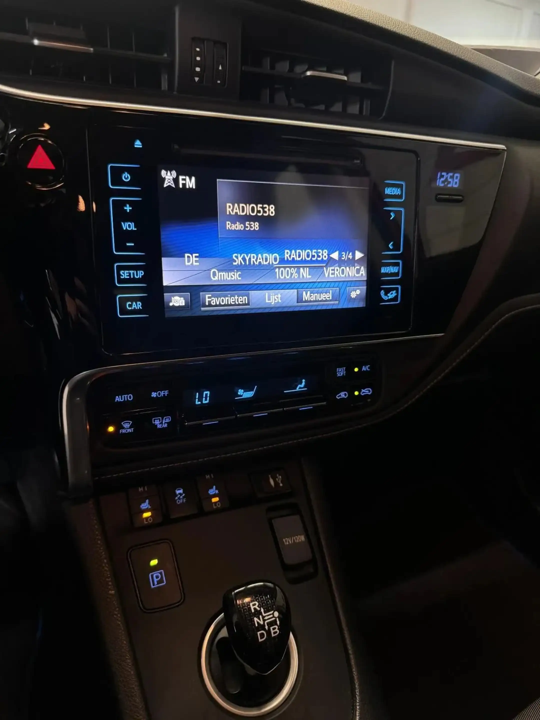 Toyota Auris Touring Sports 1.8 Hybrid Business Plus, Camera, C — photo 38