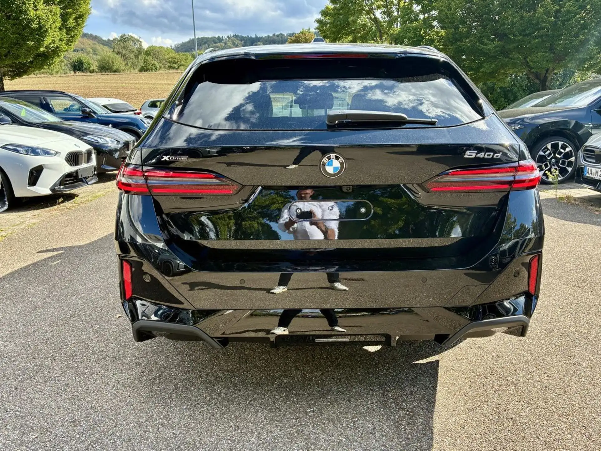 BMW 5 Series 540d 2026 검정 사진 7