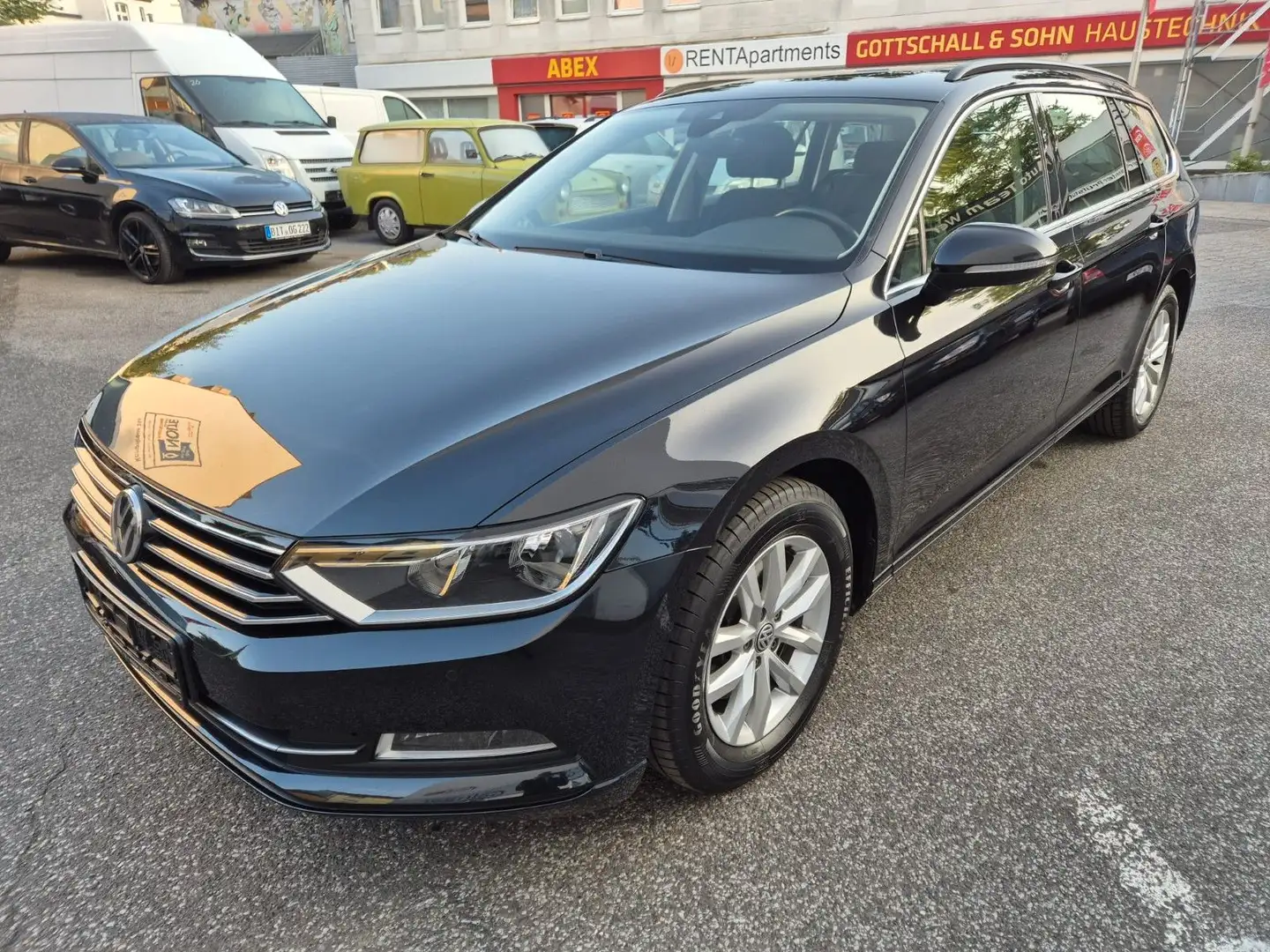 Volkswagen Passat Variant Comfortline 2.0 TDI AHK Pano Kam. Schwarz - 1