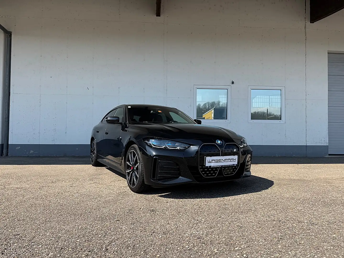 BMW i4 Gran Coupe 35 eDrive M Sport 67kWh Schwarz - 2