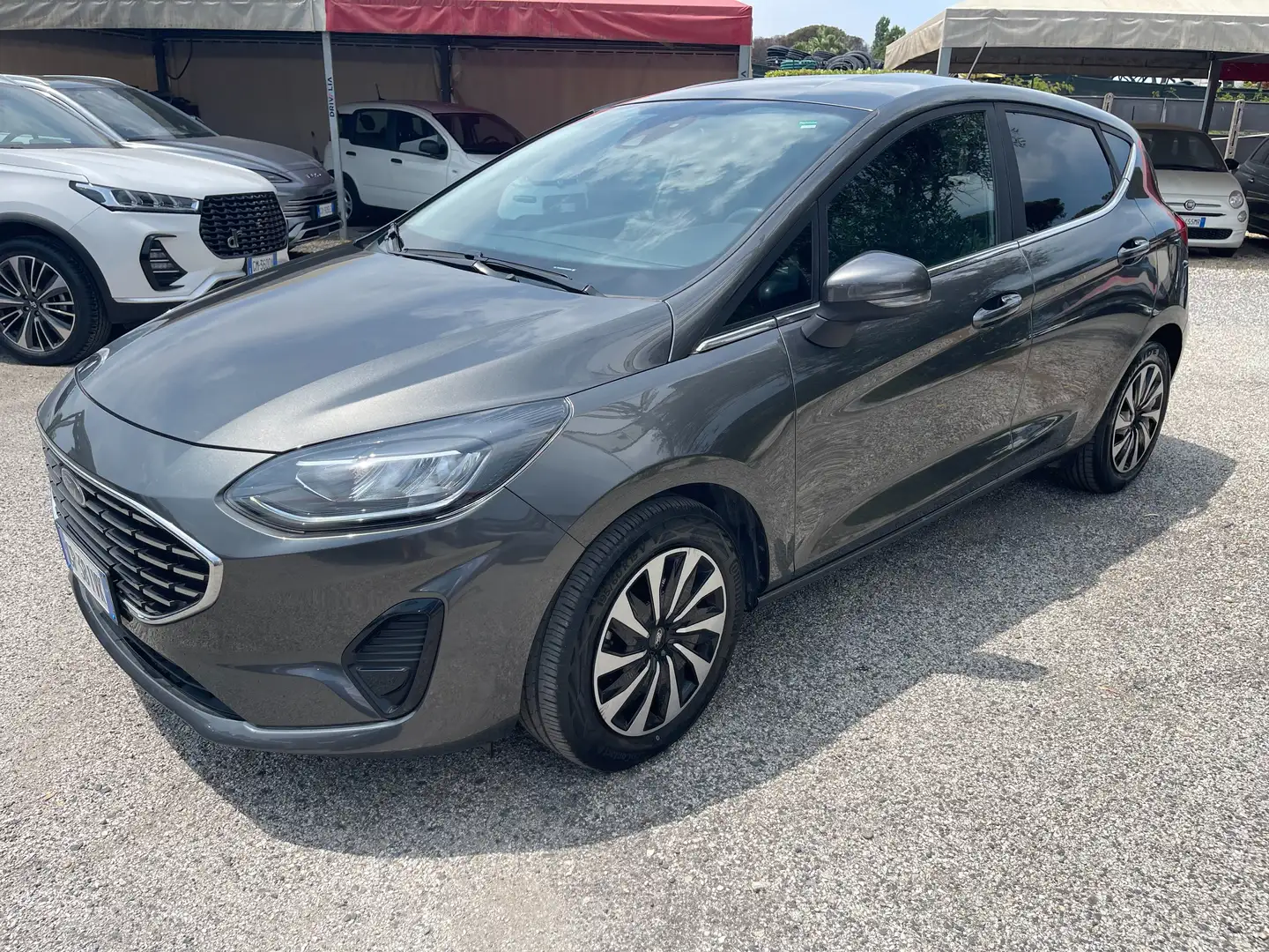 Ford Fiesta Fiesta 5p 1.1 Titanium 75cv Grijs - 2