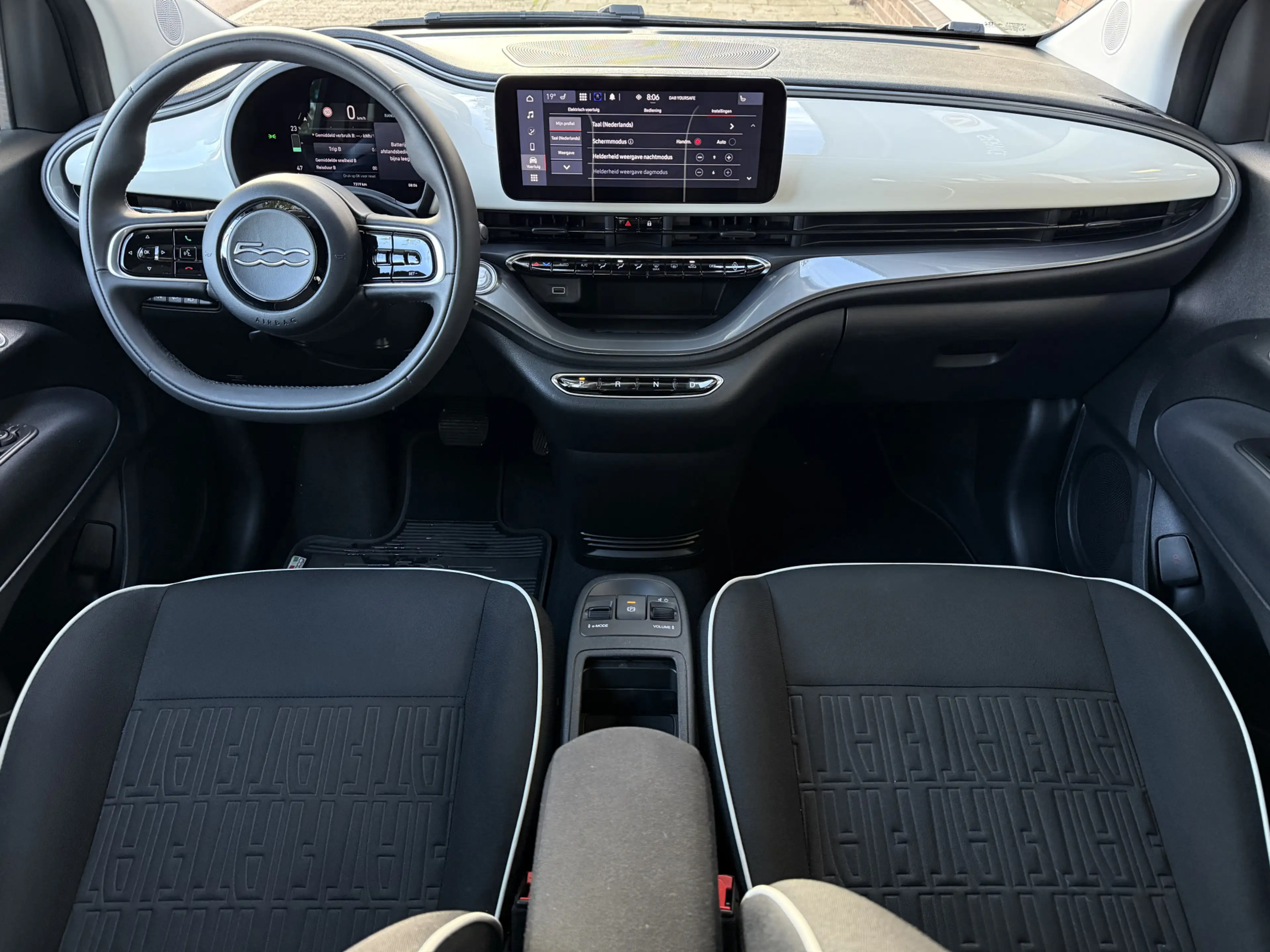 Fiat 500C Urban 42 kWh | SOH 98.43% | all season banden | st — photo 14