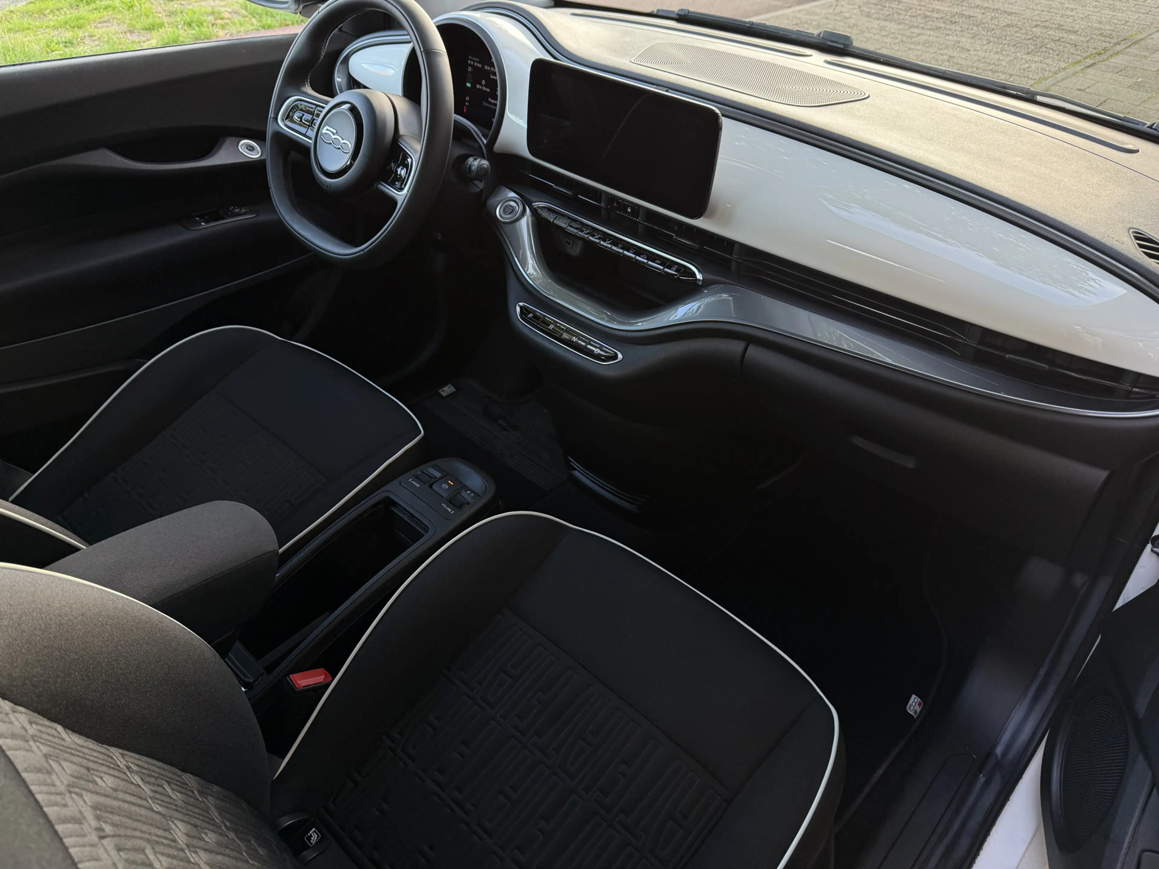 Fiat 500C Urban 42 kWh | SOH 98.43% | all season banden | st — photo 16