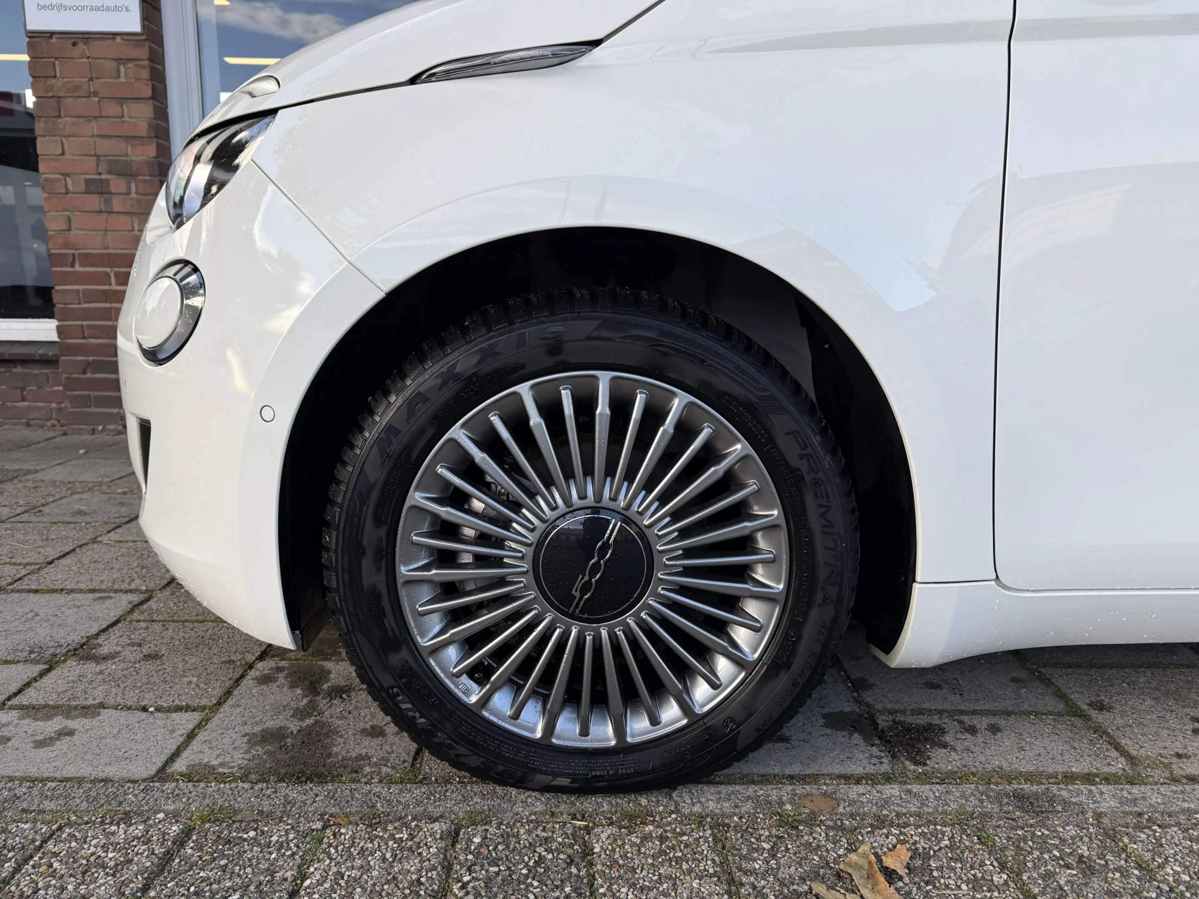Fiat 500C Urban 42 kWh | SOH 98.43% | all season banden | st — photo 41