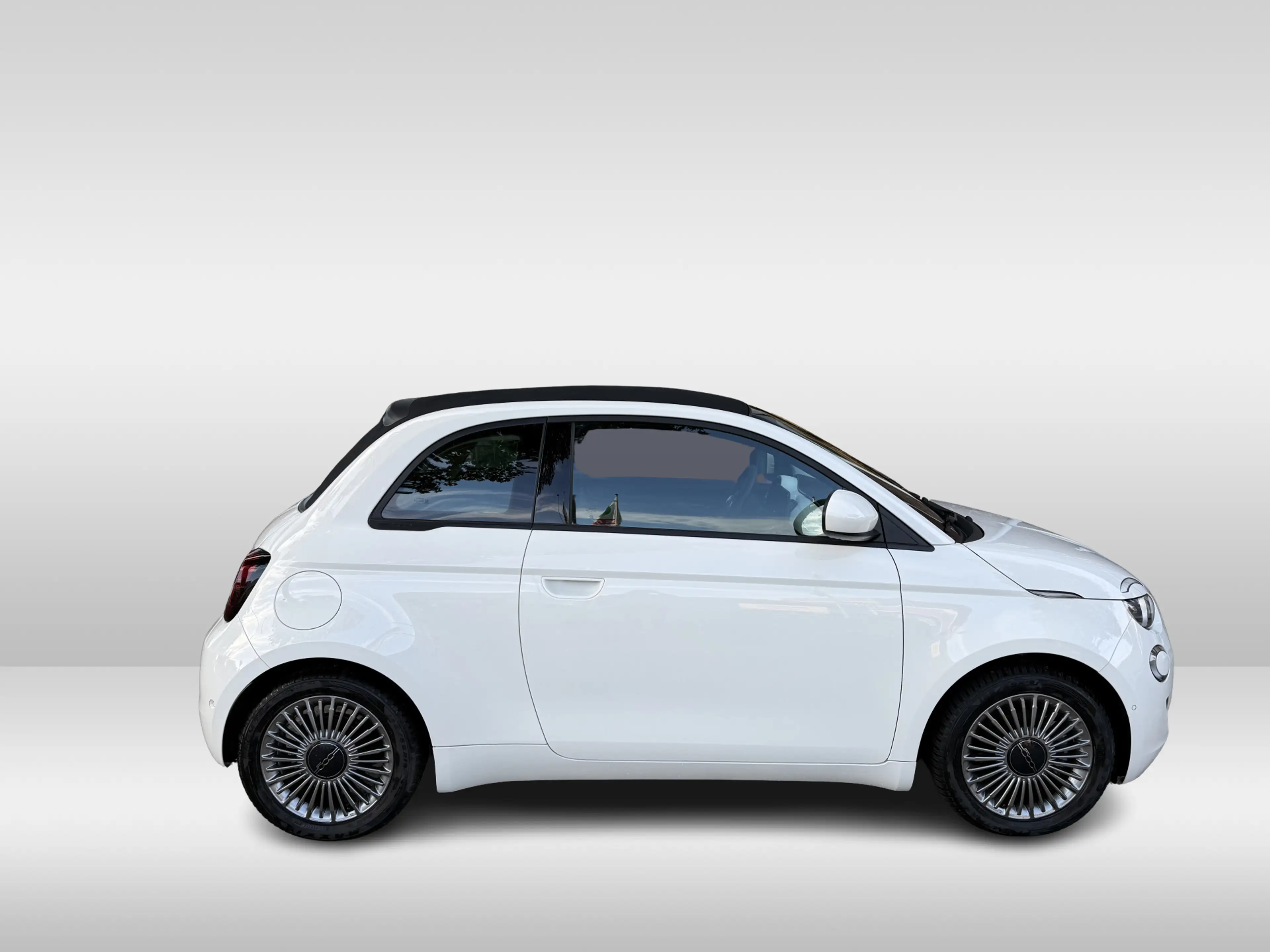 Fiat 500C Urban 42 kWh | SOH 98.43% | all season banden | st — photo 3
