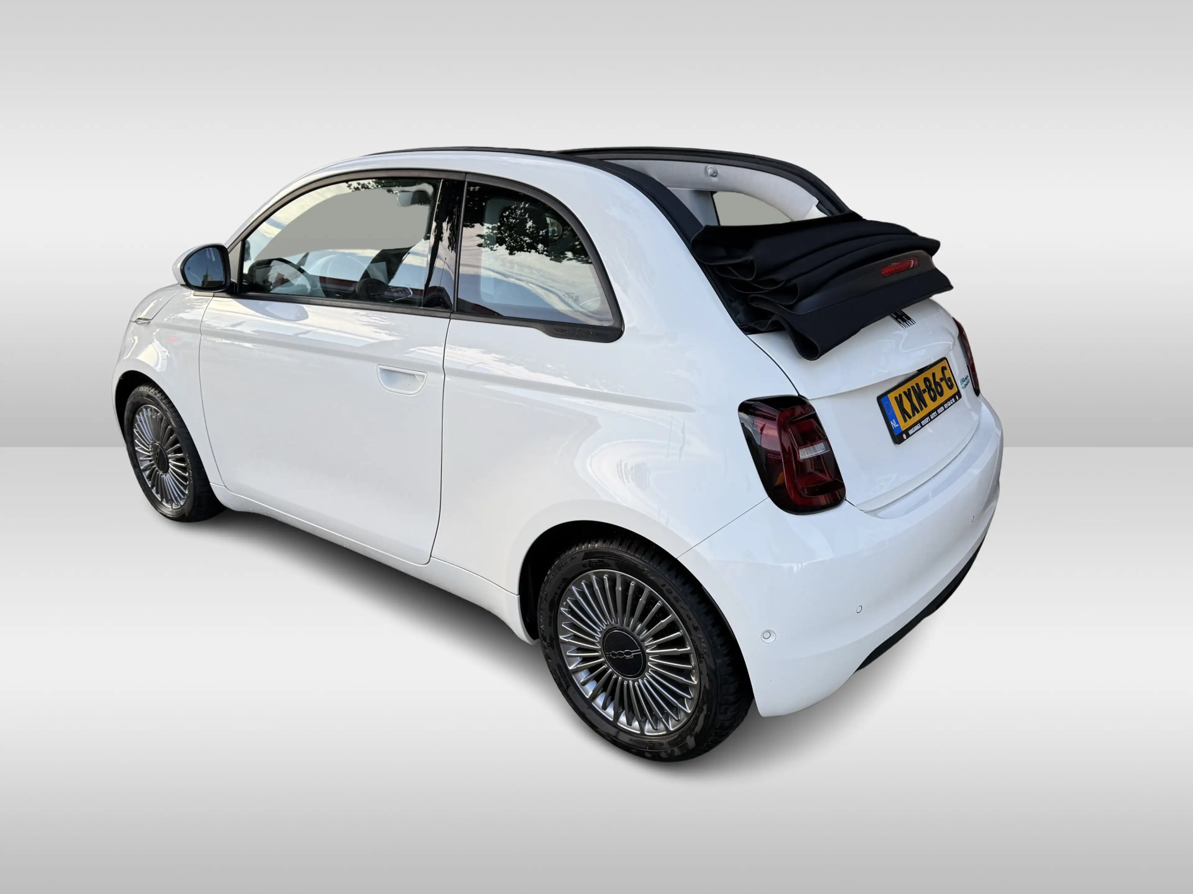 Fiat 500C Urban 42 kWh | SOH 98.43% | all season banden | st — photo 9