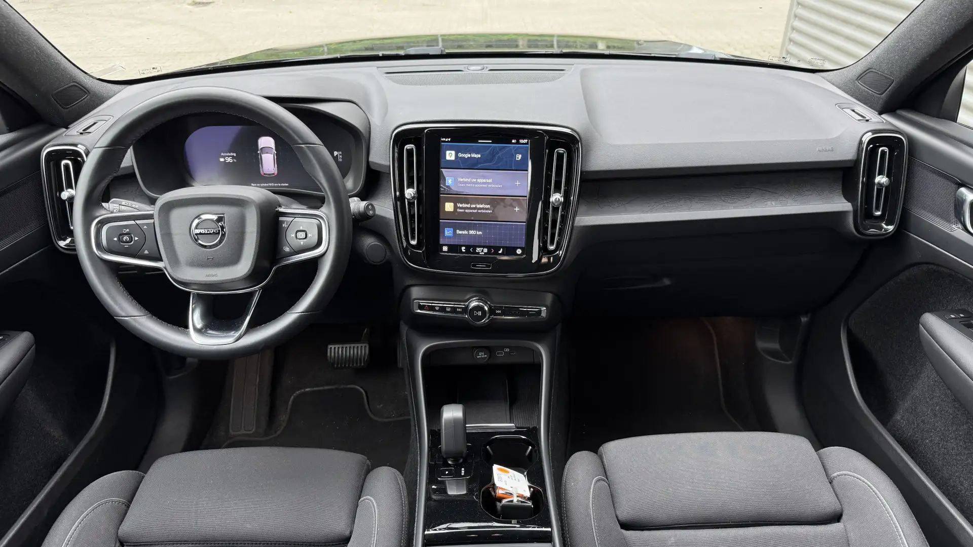 Volvo XC40 Recharge 170kW/232pk Aut Core 70 kWh WARMTEPOMP + Zwart - 2