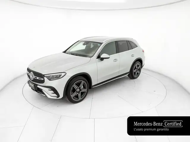 Mercedes-Benz GLC view 2
