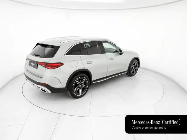 Mercedes-Benz GLC view 4
