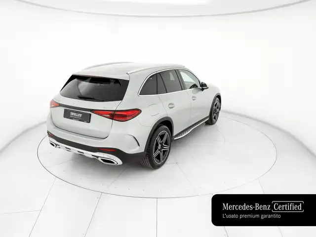 Mercedes-Benz GLC view 3
