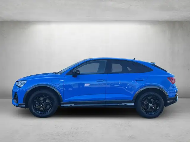 Audi Q3 view 3
