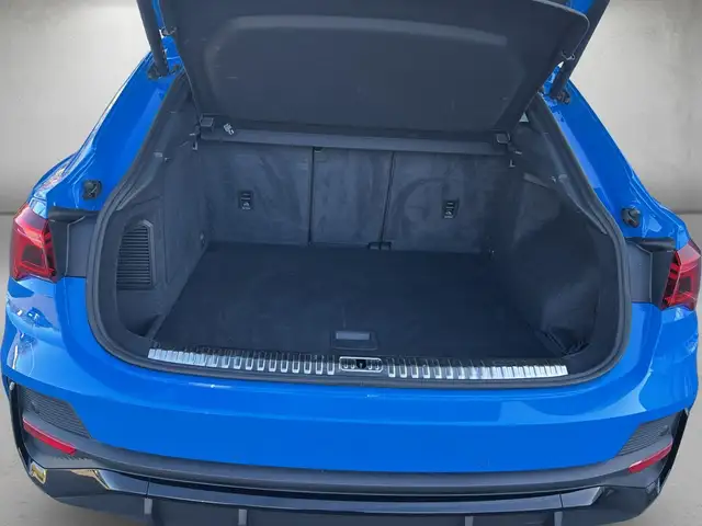 Audi Q3 view 6