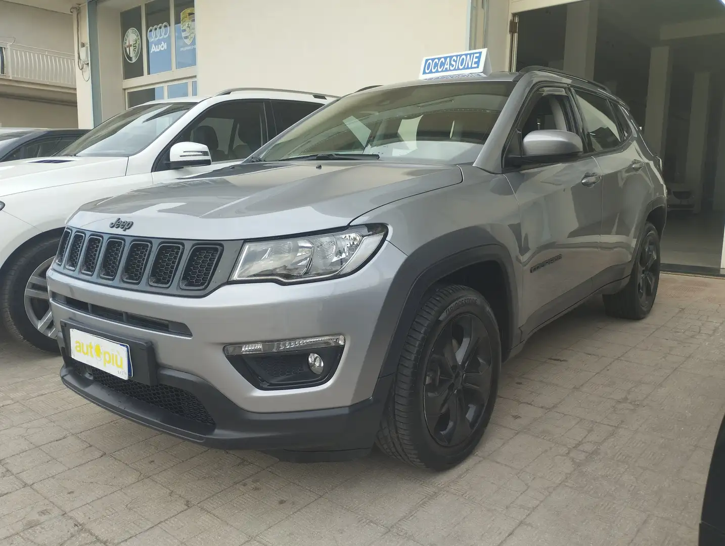 Jeep Compass Compass 2.0 mjt Night Eagle 4wd 140cv automatica Gris - 1