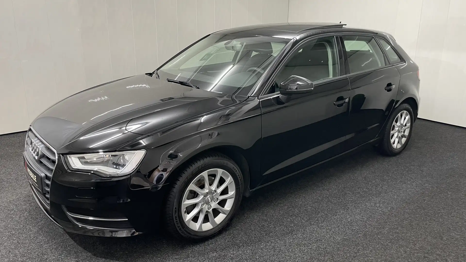 Audi A3 attraction 1.4 TFSI Automatik  XENON SHZ NAVI PDC Schwarz - 1
