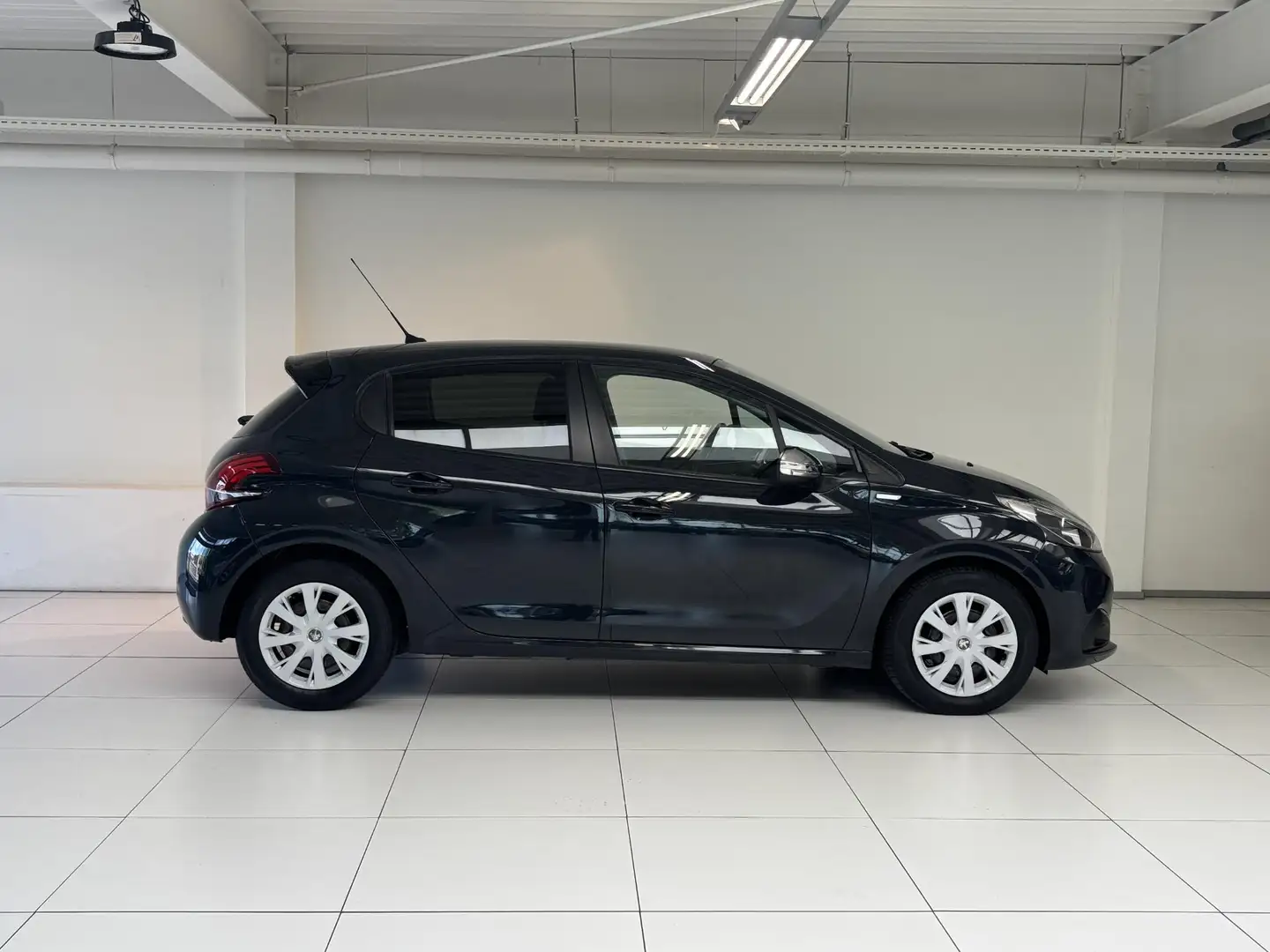 Peugeot 208 1.2 PureTech Urban Soul Navigatie | Parkeersensore Grijs - 2