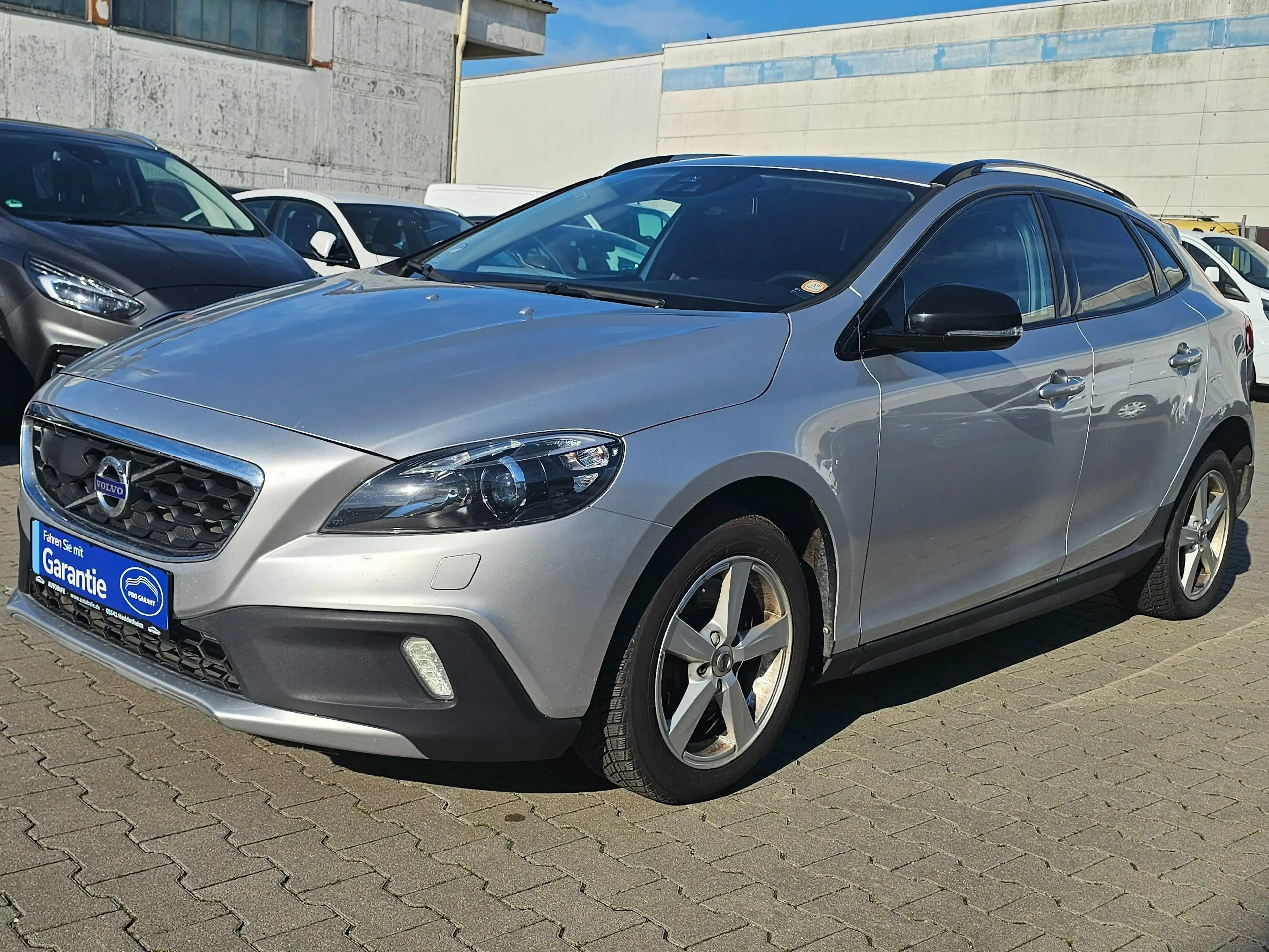 Volvo V40 Cross Country Momentum Navi*Spurhalteassistent*Schildererkennung