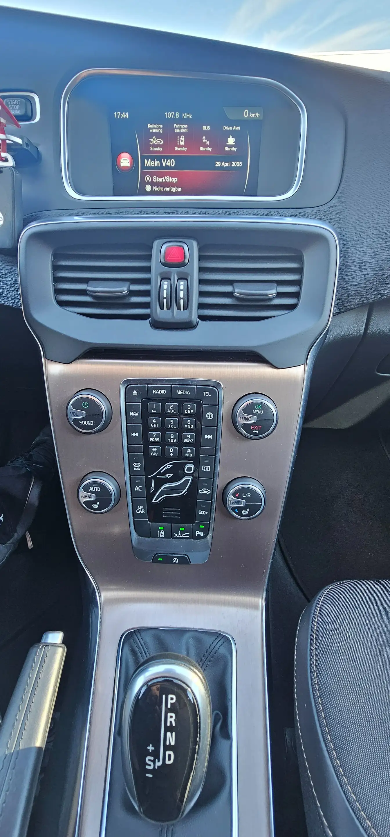 Volvo V40 Cross Country Momentum Navi*Spurhalteassistent*Schildererkennung — photo 13