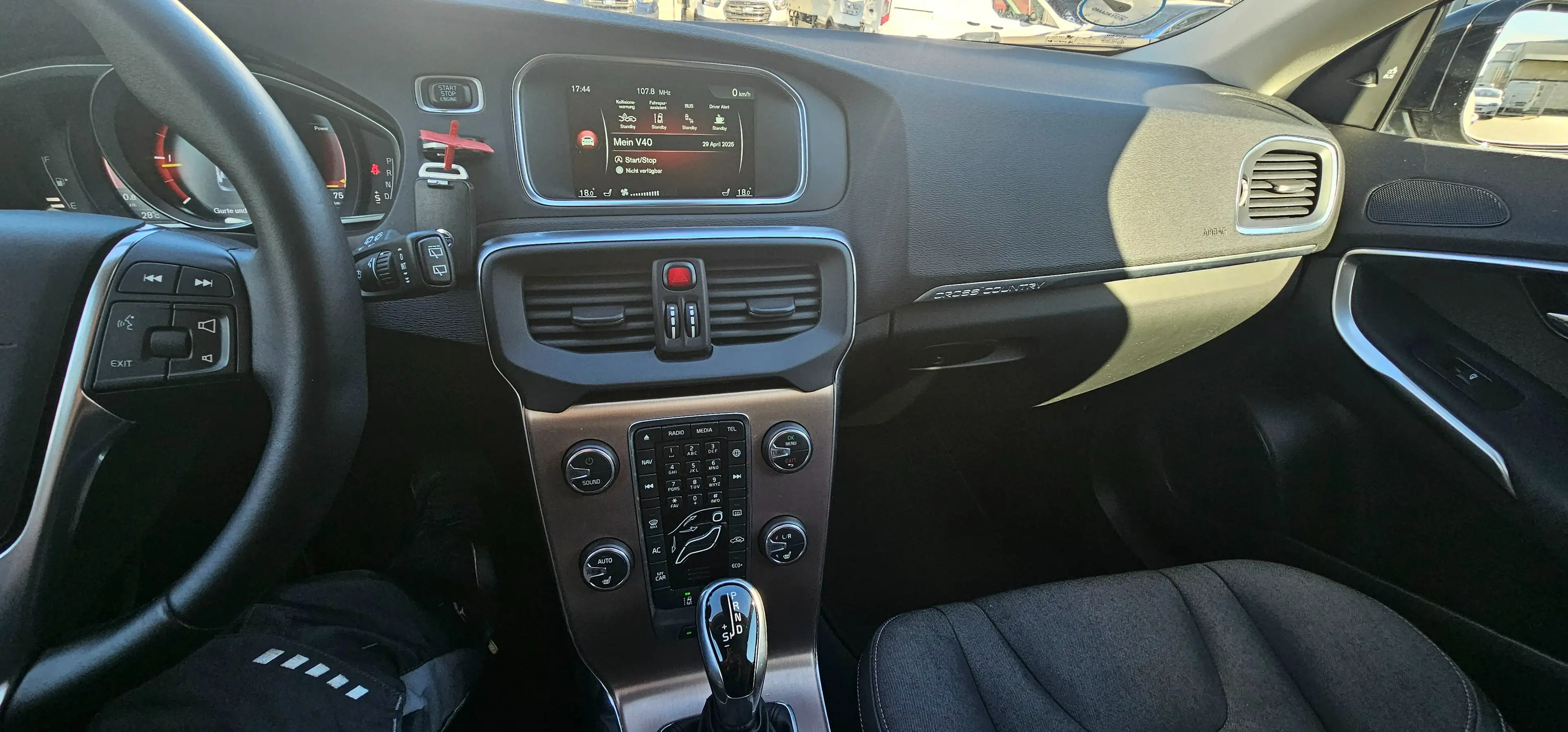 Volvo V40 Cross Country Momentum Navi*Spurhalteassistent*Schildererkennung — photo 12