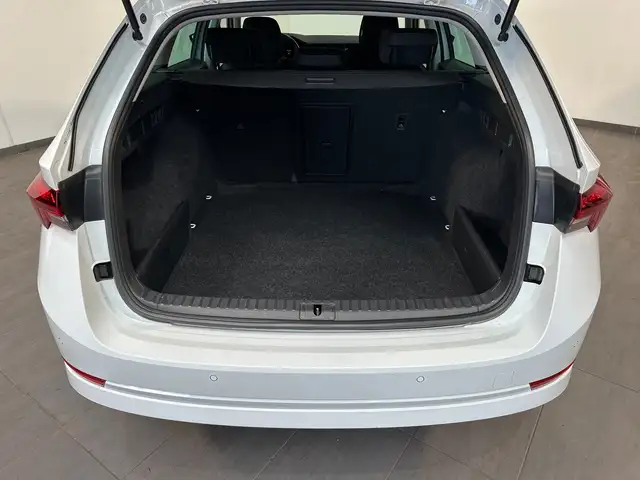 Skoda Octavia view 8